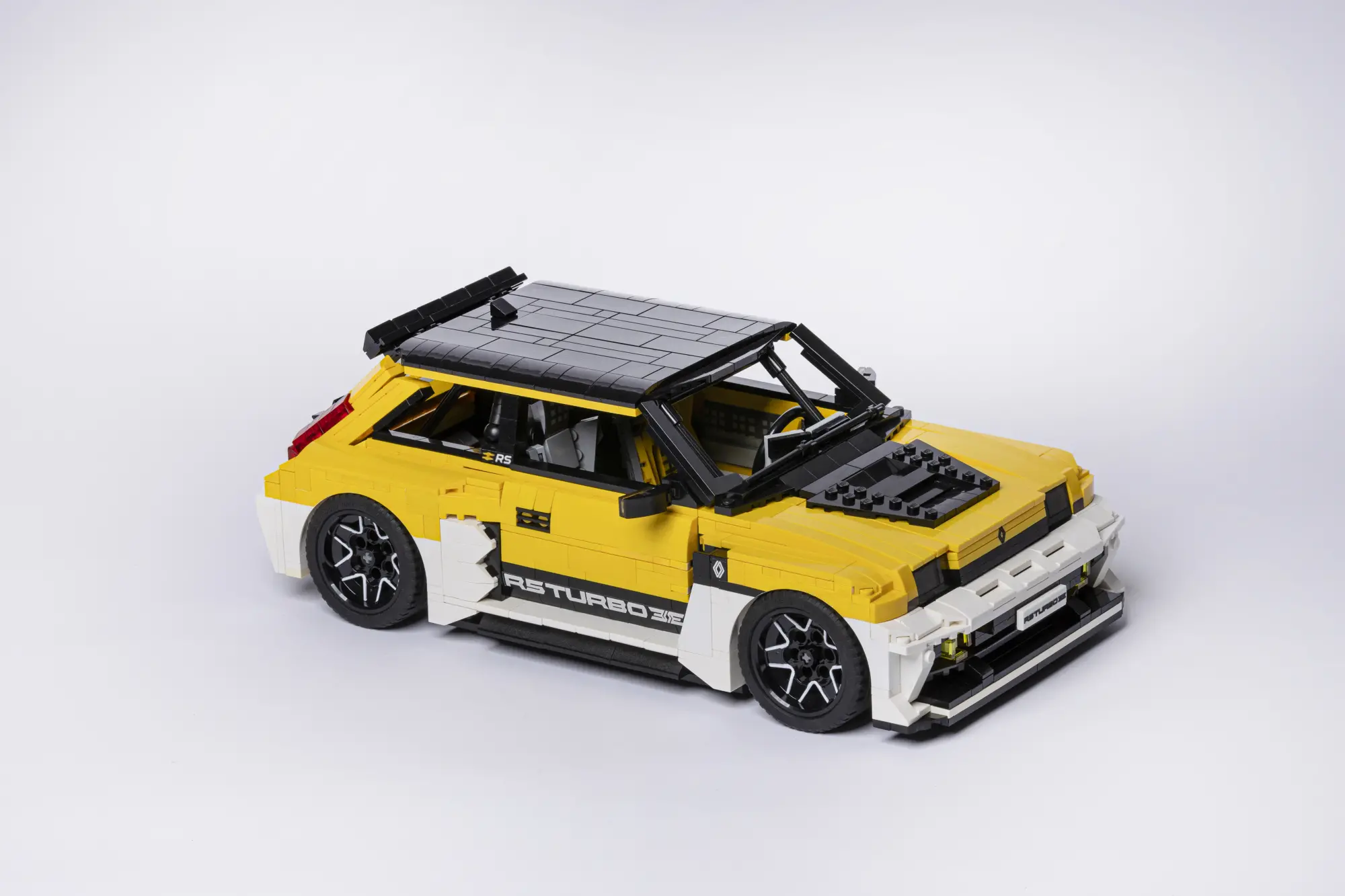 Renault sostiene il progetto LEGO Renault 5 Turbo 3E: al via la raccolta firme dei fan