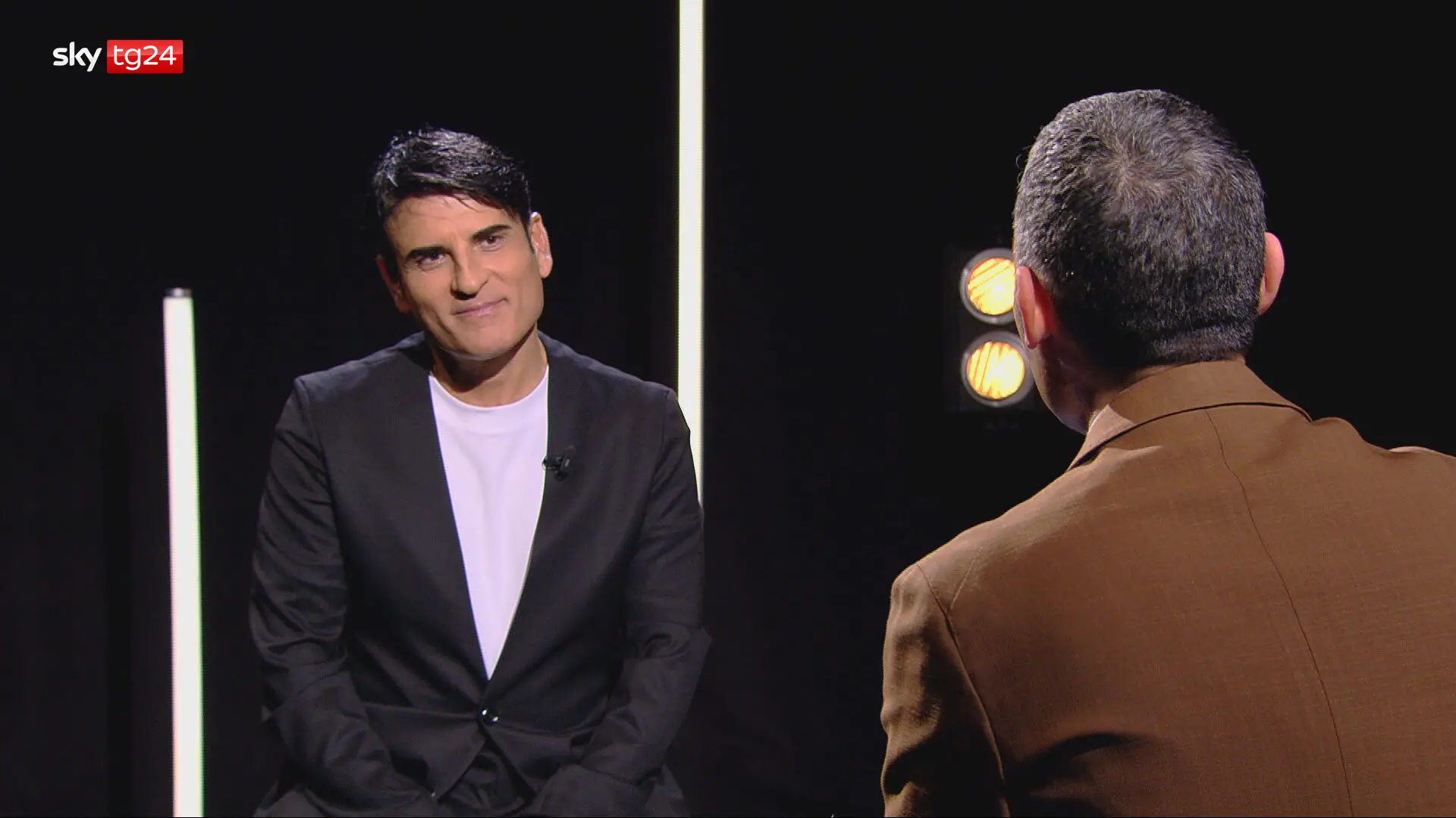 Sal Da Vinci tra emozioni, musica e vita: il racconto a Stories su Sky TG24