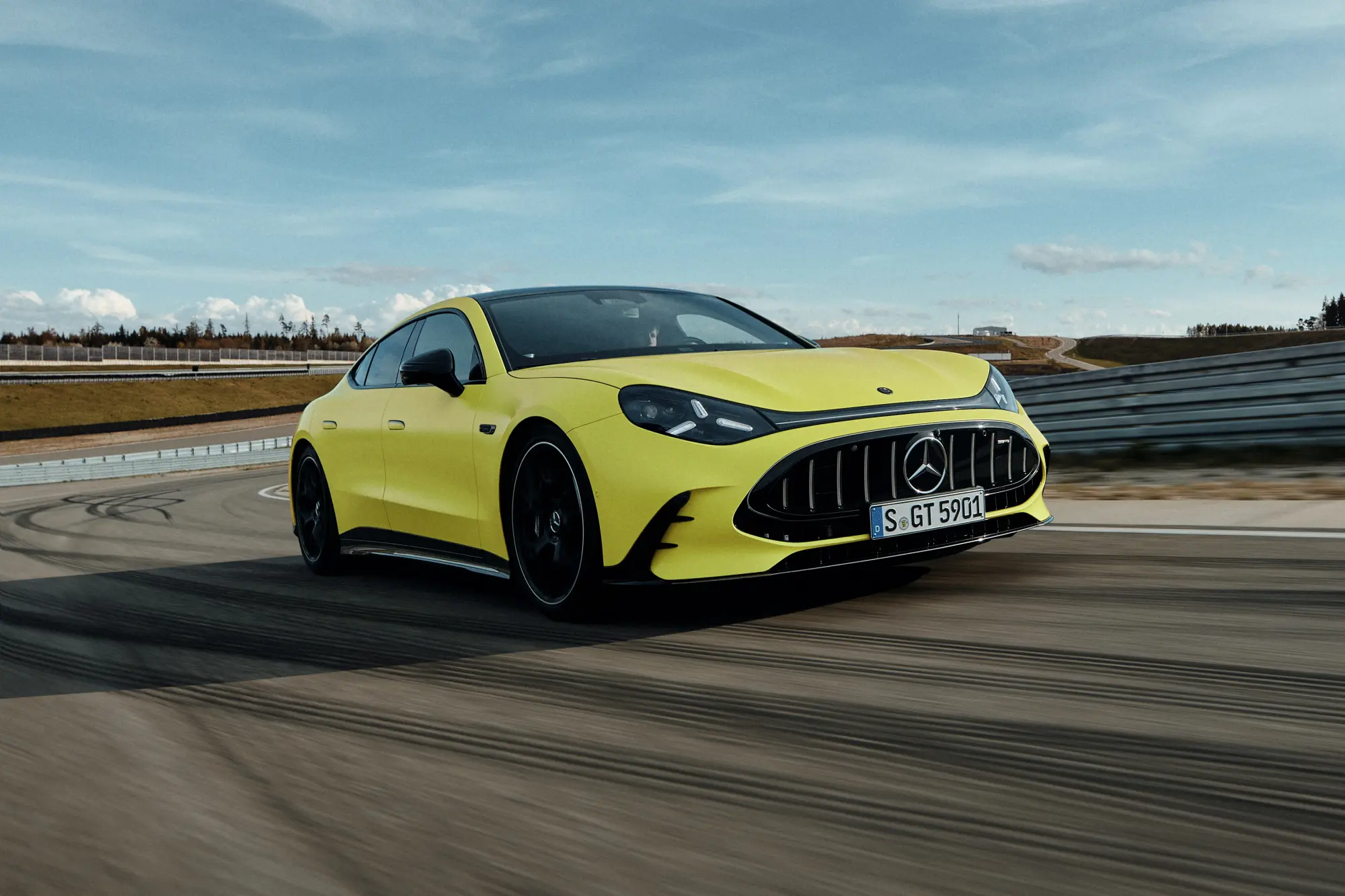 Mercedes-AMG GT Coupé 4: la rivoluzione elettrica dell'high performance