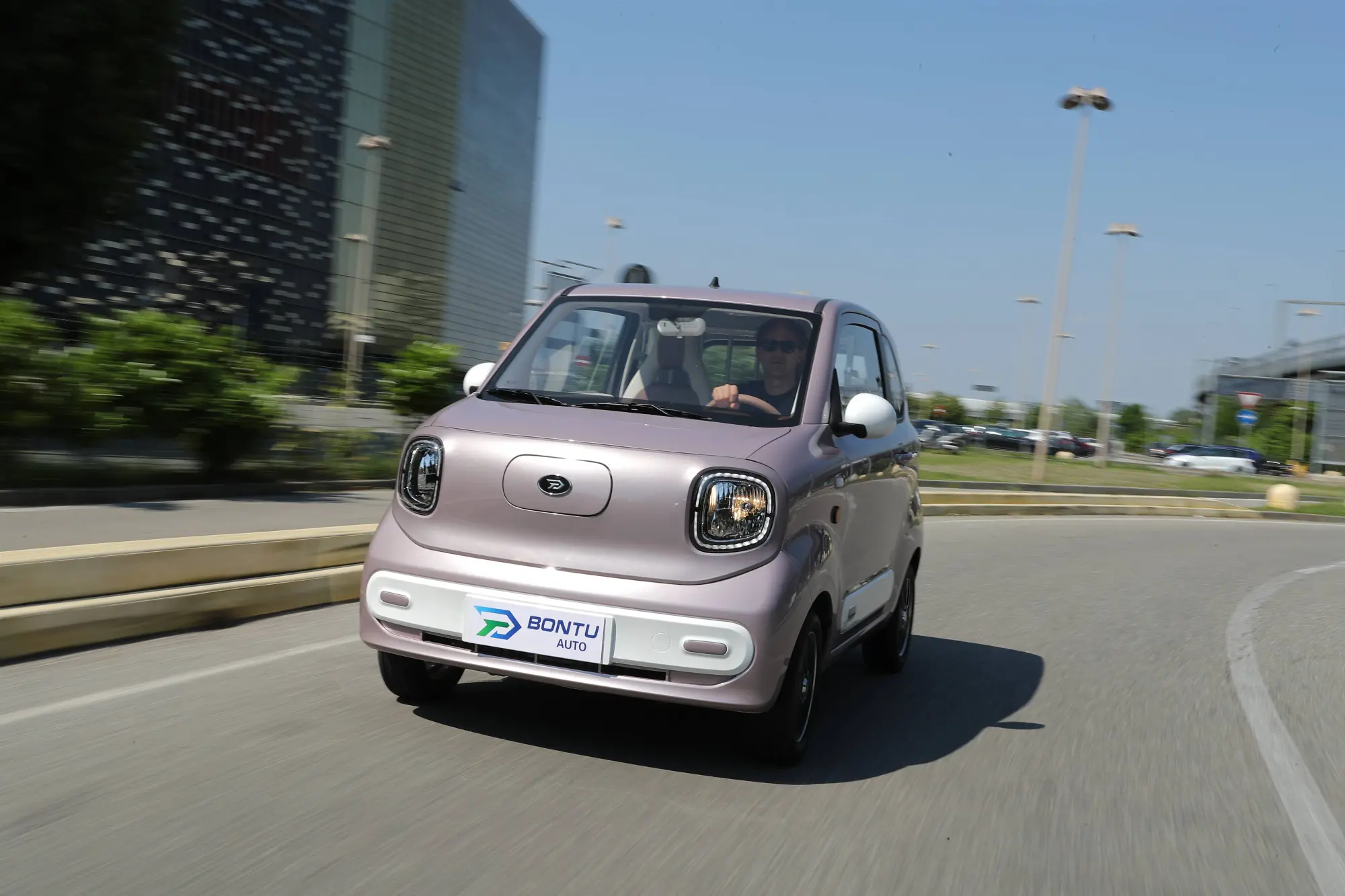 BONTU lancia in Europa la nuova gamma di minicar e mini veicoli commerciali elettrici