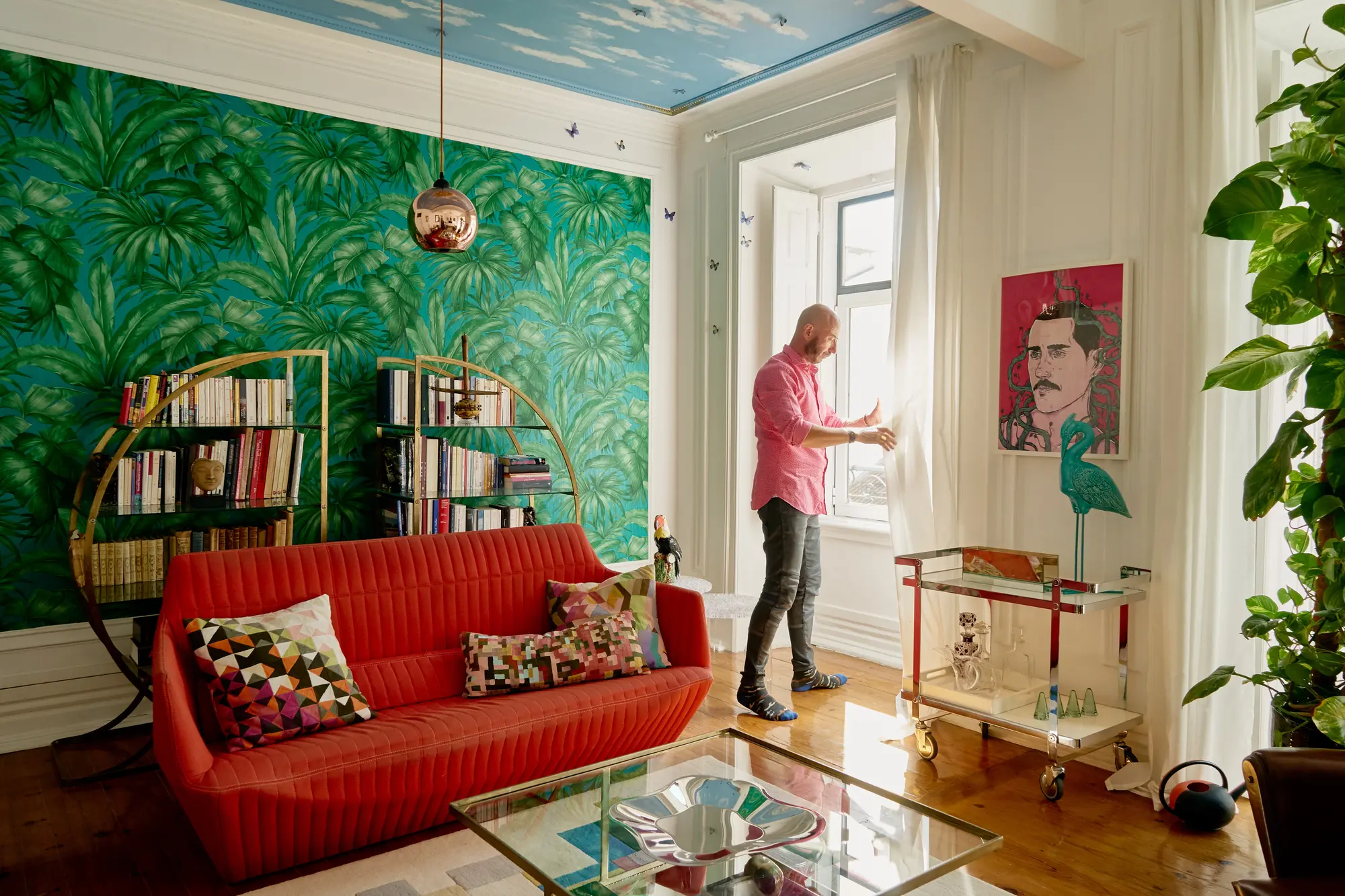 Airbnb si trasforma: auto a noleggio, spesa a domicilio e hotel boutique nella nuova app