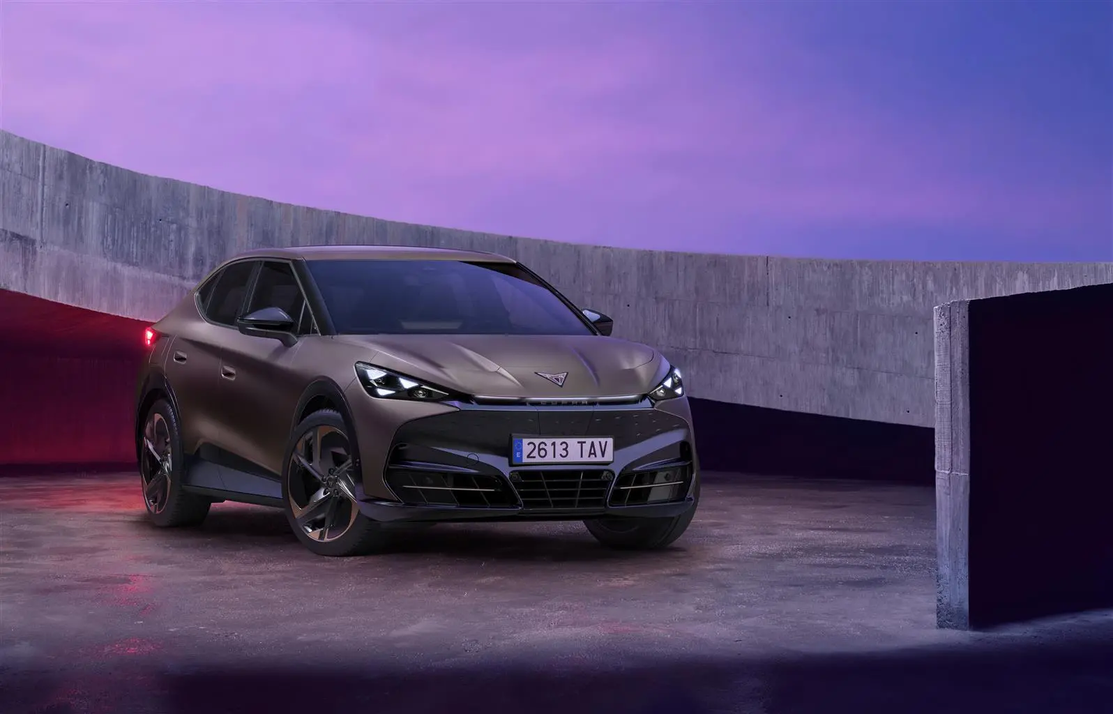 CUPRA Tavascan si rinnova: più tecnologia, comfort e una nuova versione accessibile