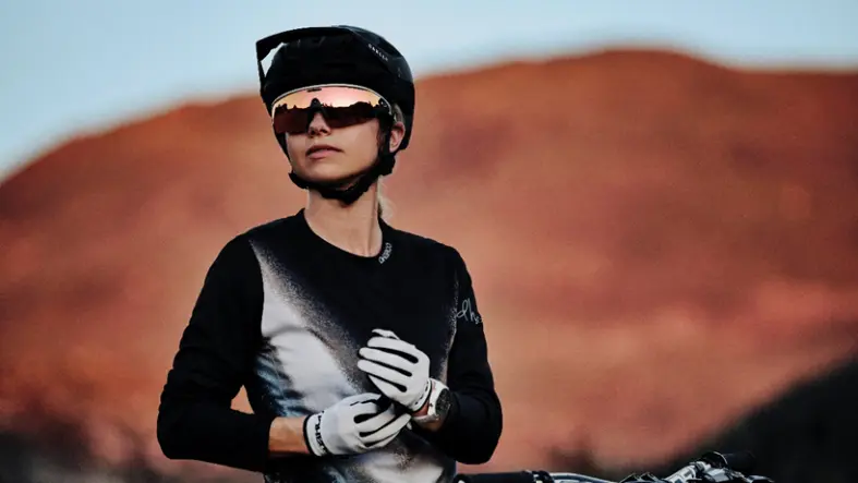 Festa della Mamma: occhiali smart Oakley Meta e Ray-Ban Meta tra stile e tecnologia