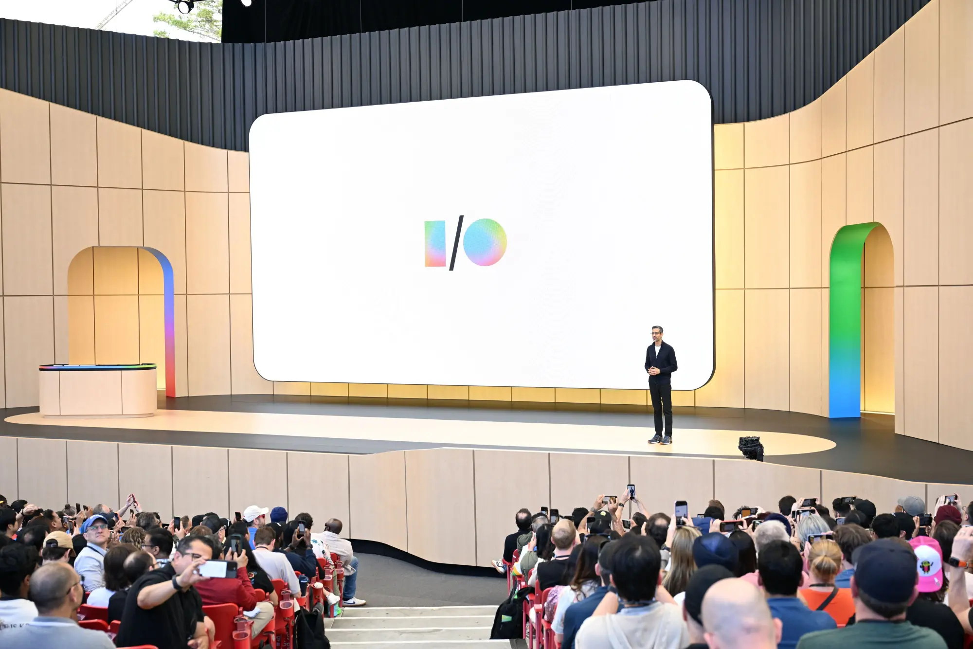 Google svela l'era agentica di Gemini: AI attiva nei prodotti e nuovi device