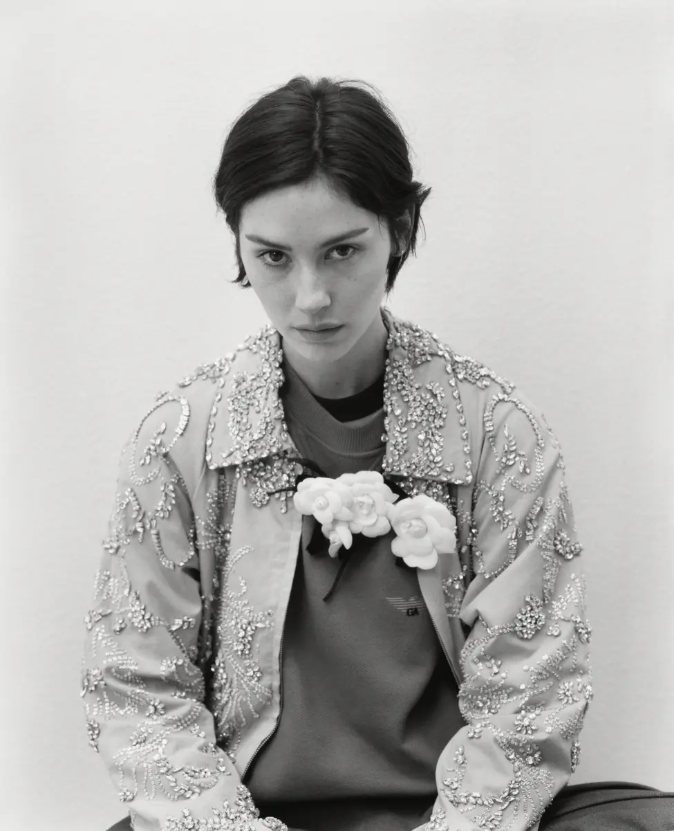 Gracie Abrams lancia il nuovo singolo Hit the Wall e annuncia l'album Daughter from Hell