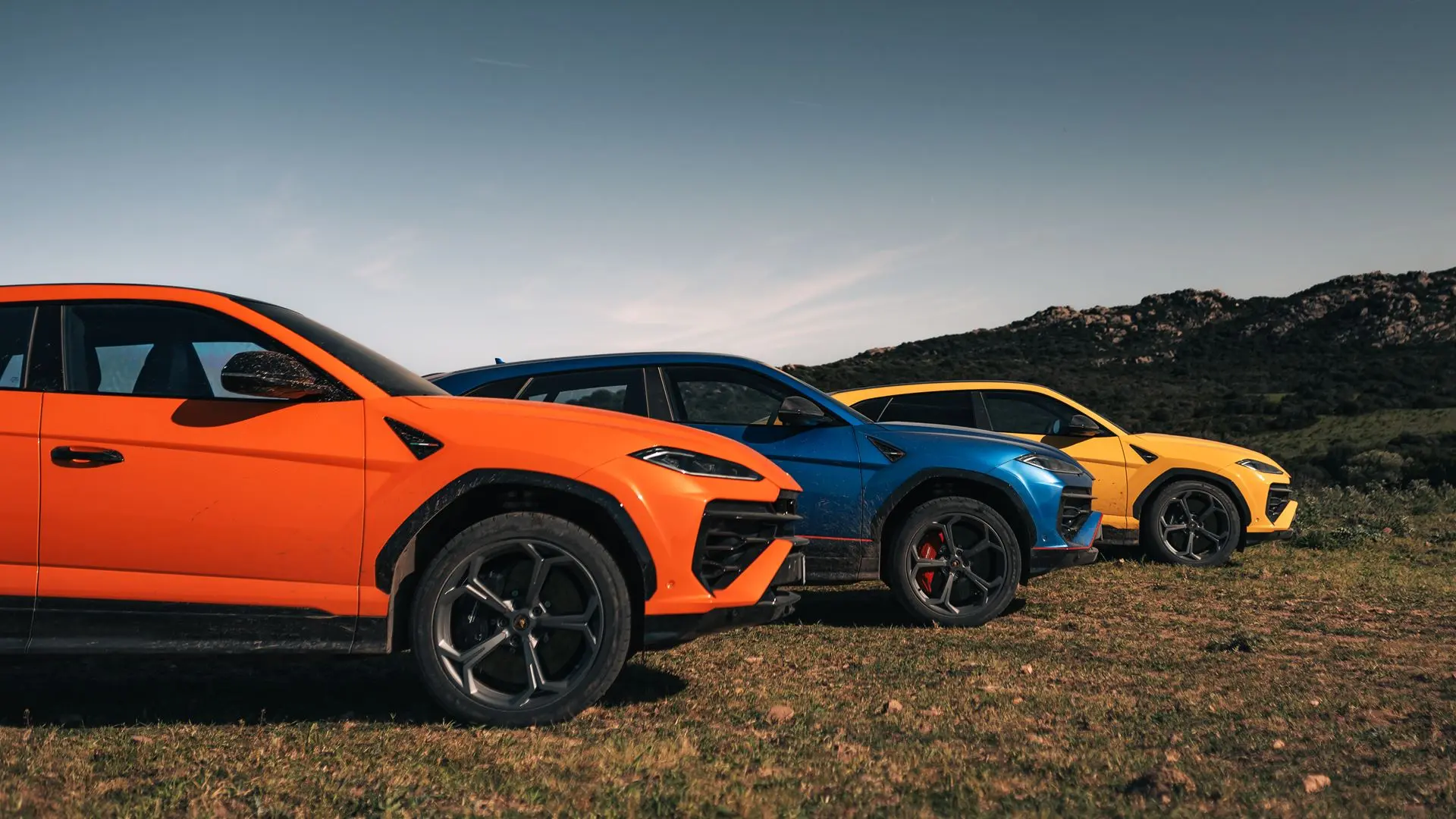 Lamborghini Urus SE: il Super SUV ibrido conquista l'off-road in Sardegna
