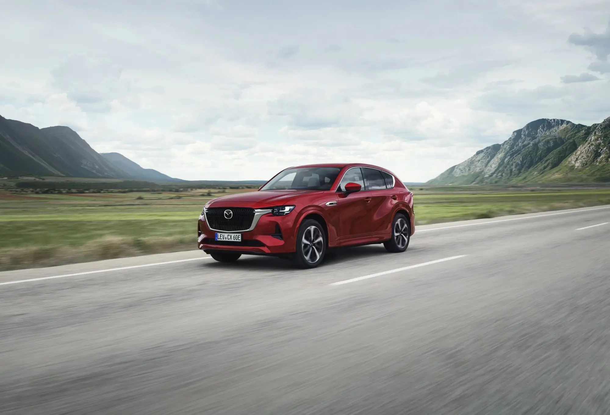 MAZDA CX-60 2025 3.3: l'evoluzione del sei cilindri