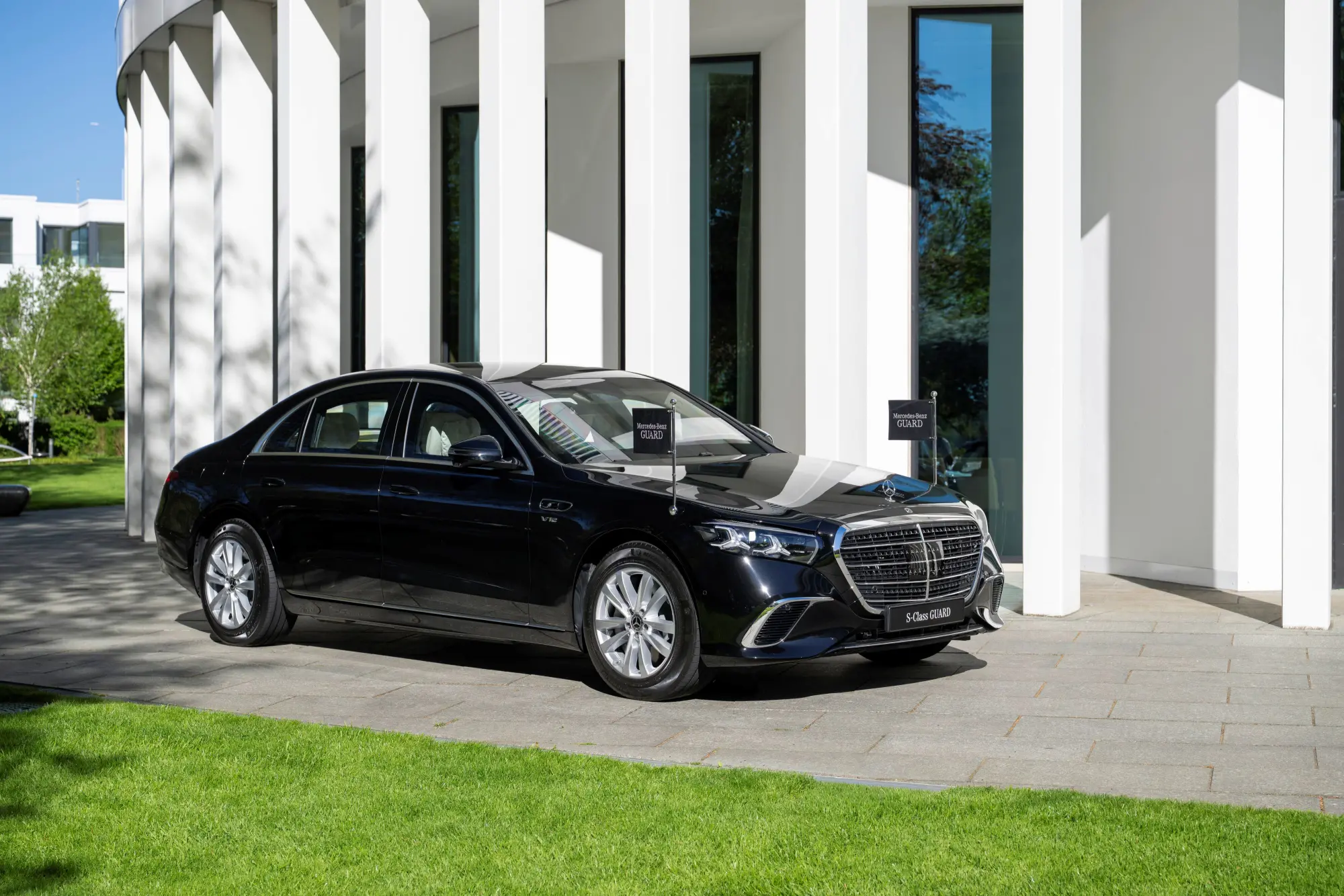 Mercedes-Benz Classe S GUARD VR10: la massima sicurezza in una berlina di lusso