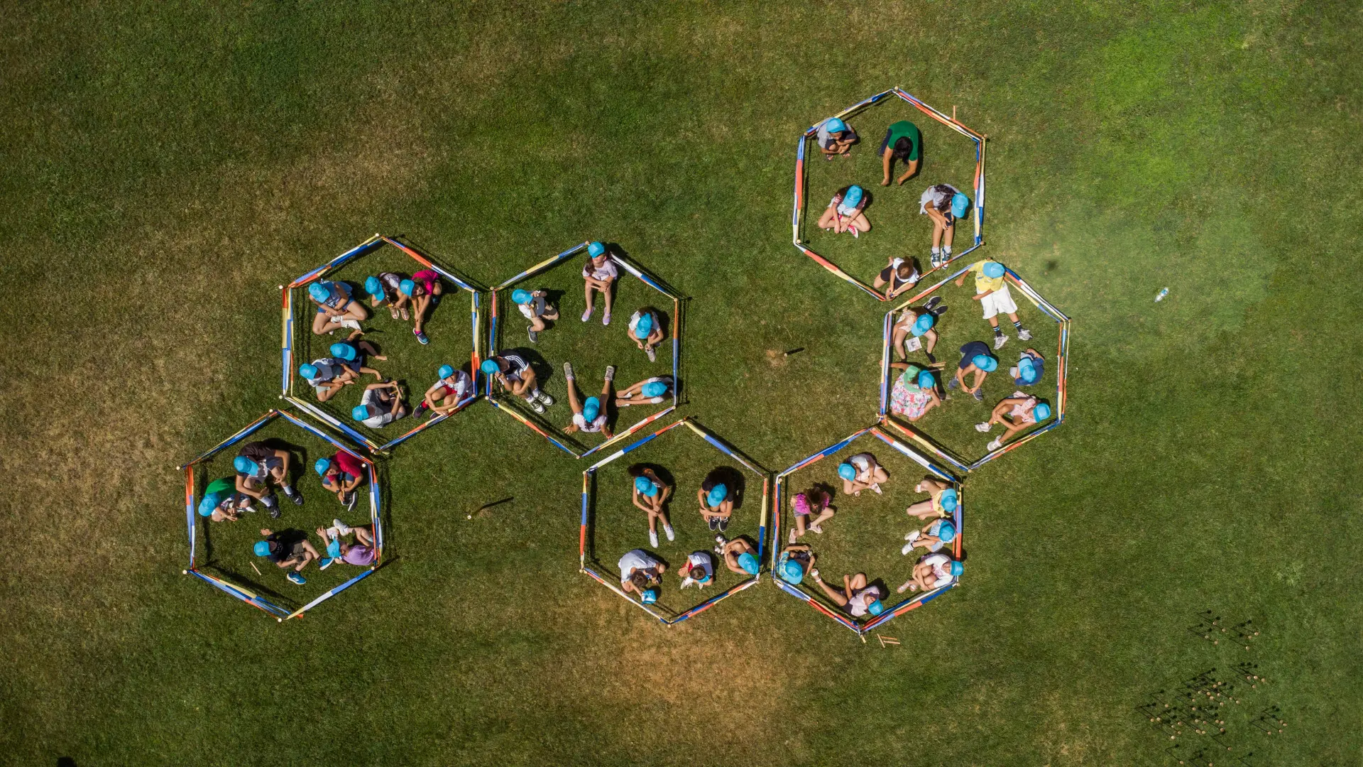Toyota celebra il Green Month trasformando il riciclo tessile in arte