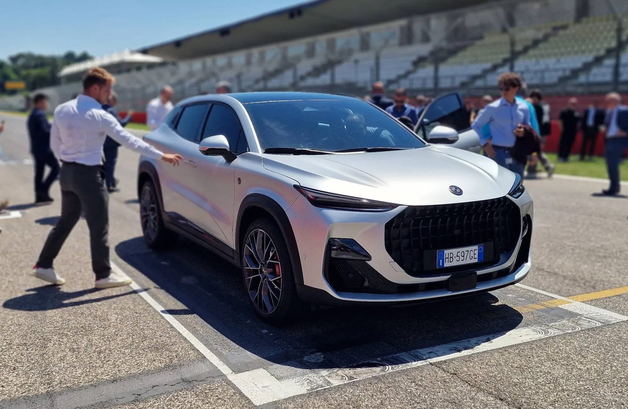 O.S.C.A. torna a Imola con la MT6, lo Sportover compatto a 49.000€