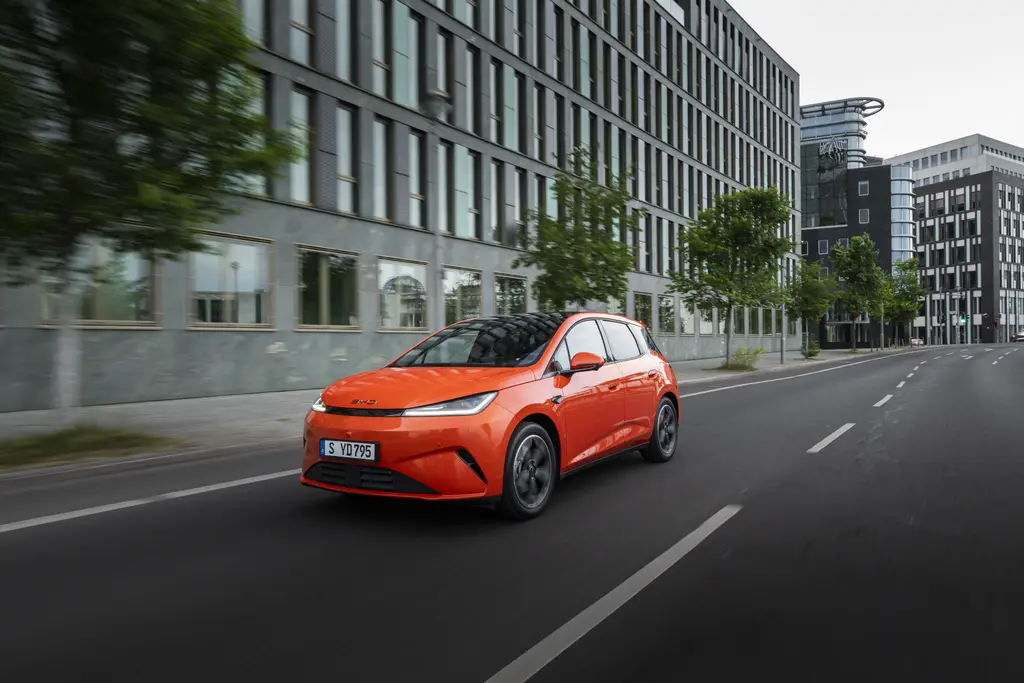 DOLPHIN G DM-i: BYD rivoluziona il segmento B con l'ibrido da 105 km elettrico