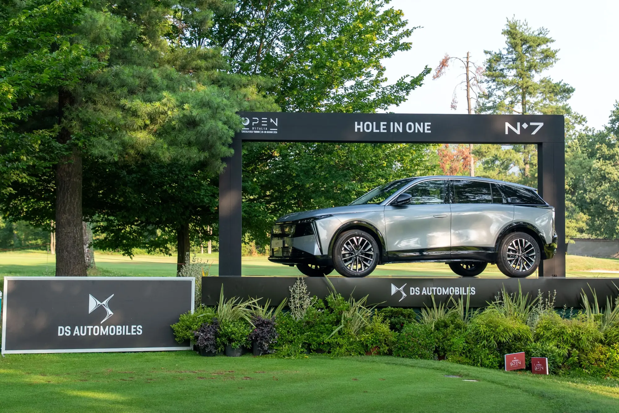 Debutta la Nuova DS N°7: ordini aperti per il C-SUV premium al 83° Open d'Italia