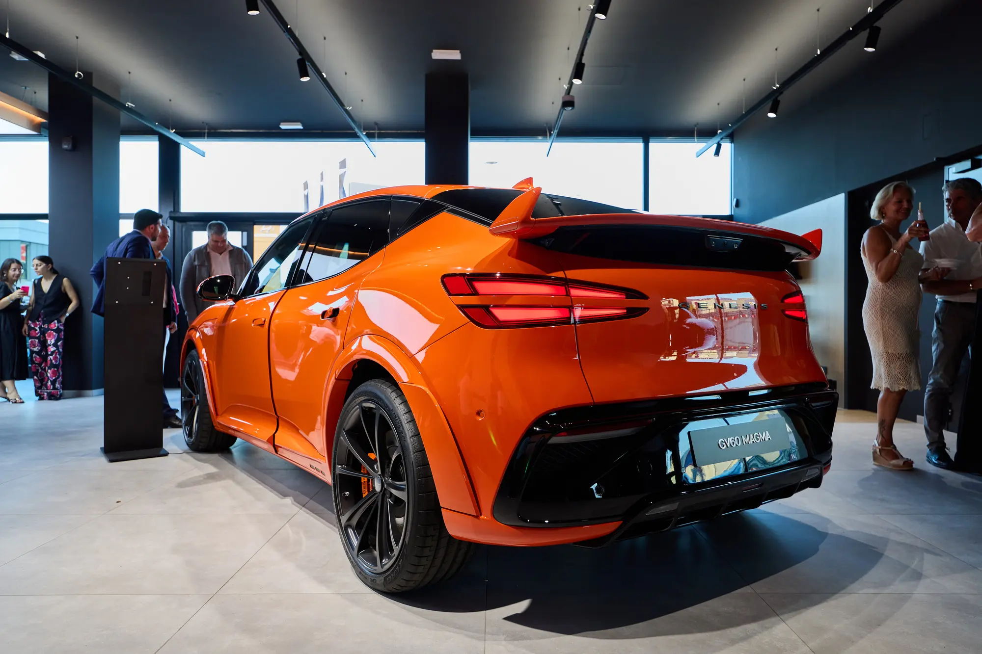 Genesis apre il primo showroom italiano a Padova con la gamma 100% elettrica