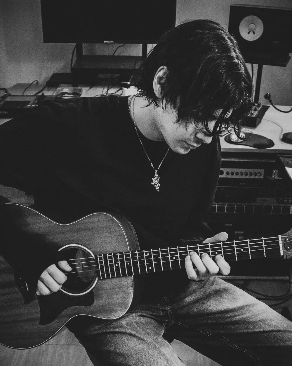 ICO lancia il nuovo singolo Parallel Universe: viaggio emotivo pop-rock
