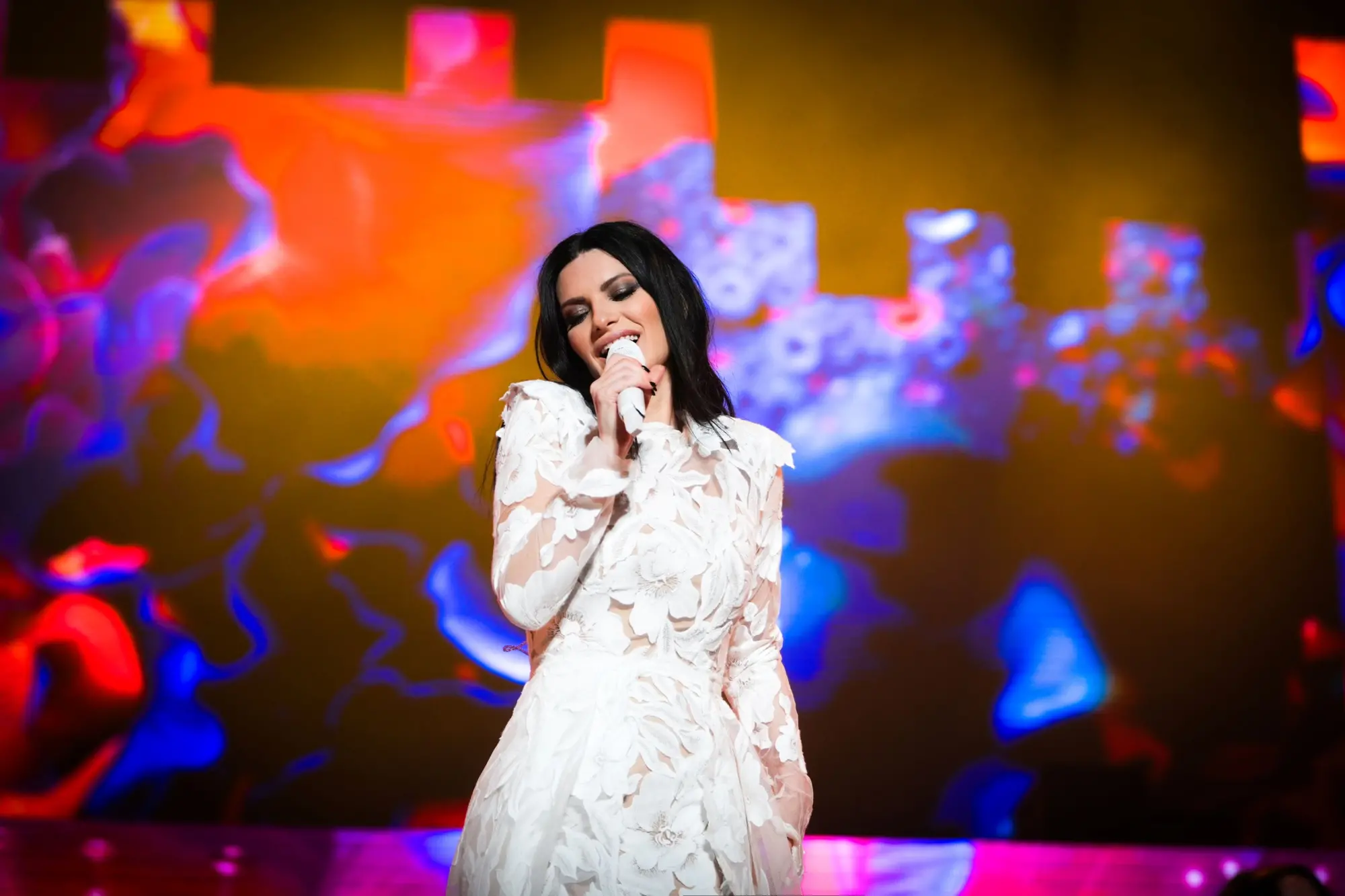 Laura Pausini trionfa al Madison Square Garden e annuncia la tournée italiana