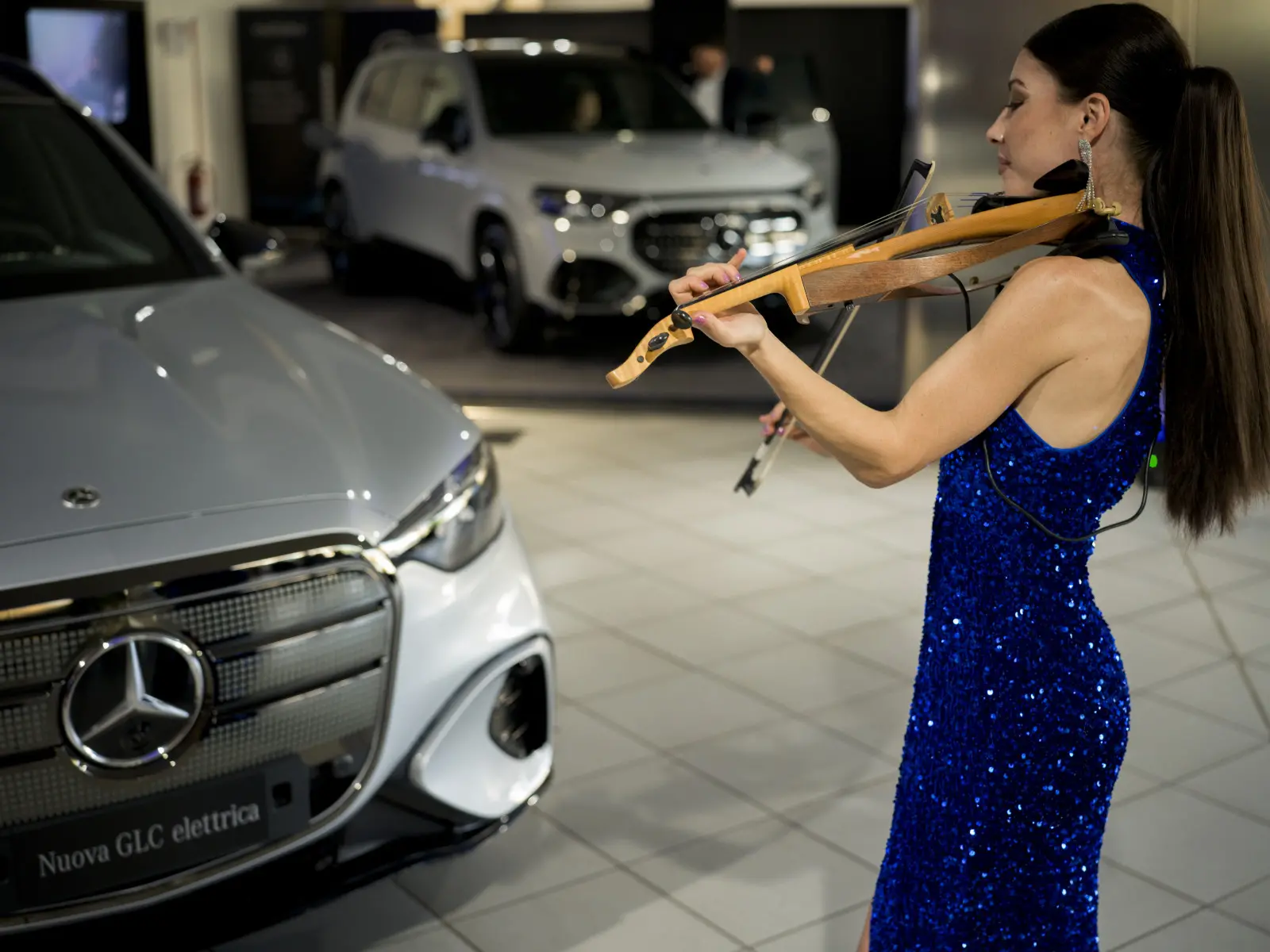 Mercedes-Benz celebra i 140 anni dell'automobile con oltre 10.000 appassionati