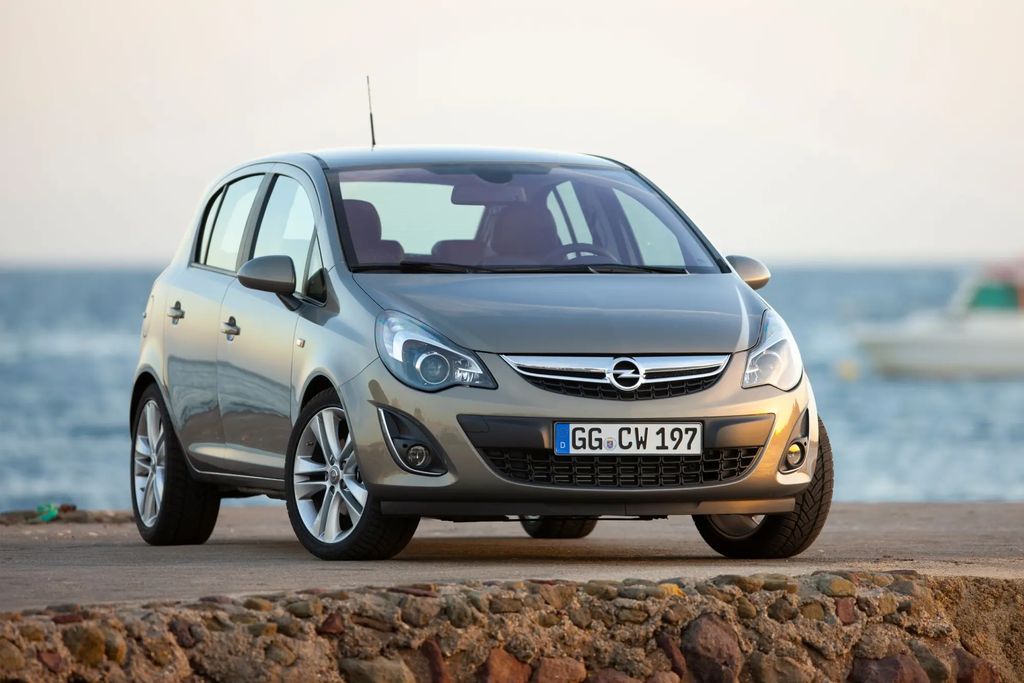 Opel Corsa D: vent'anni di successi per la regina delle city car
