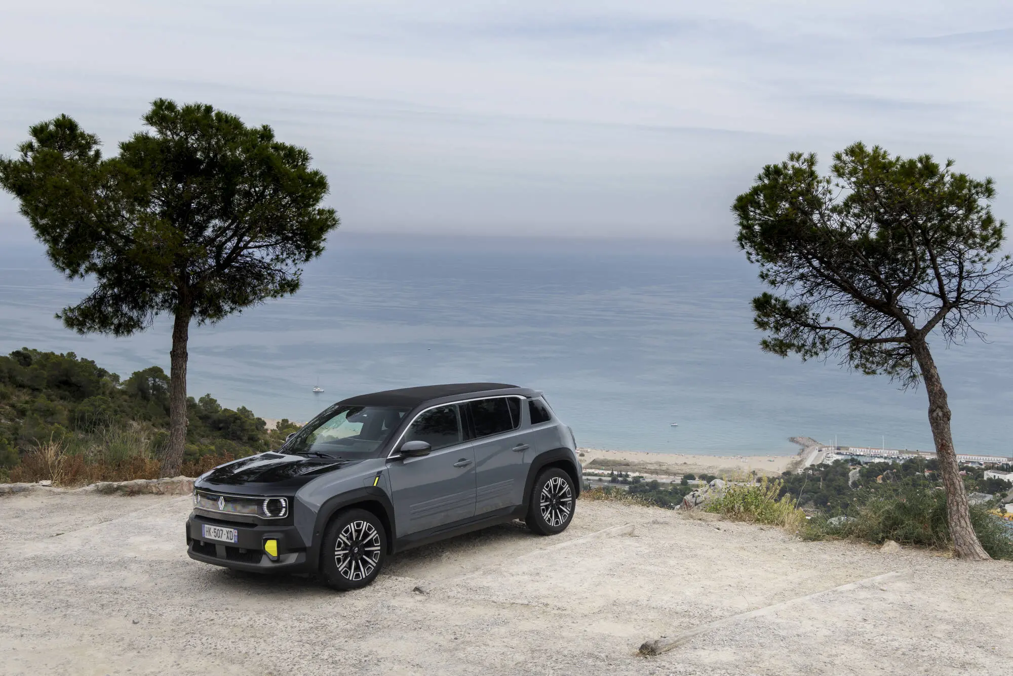 Renault 4 E-Tech Electric Plein Sud: l'auto iconica torna in versione elettrica e open air