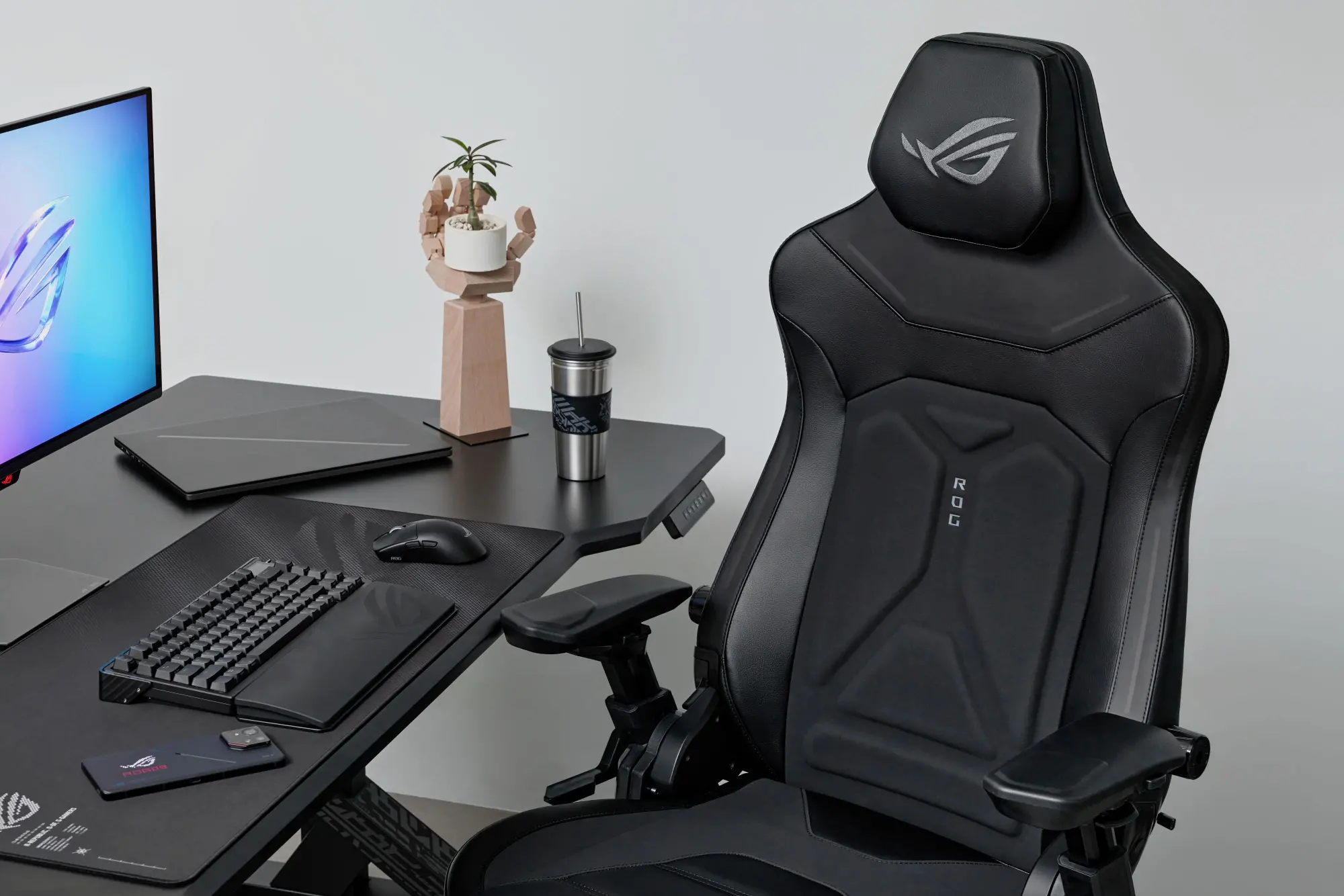 ASUS ROG Courser: la nuova frontiera delle sedie gaming con ergonomia e stile
