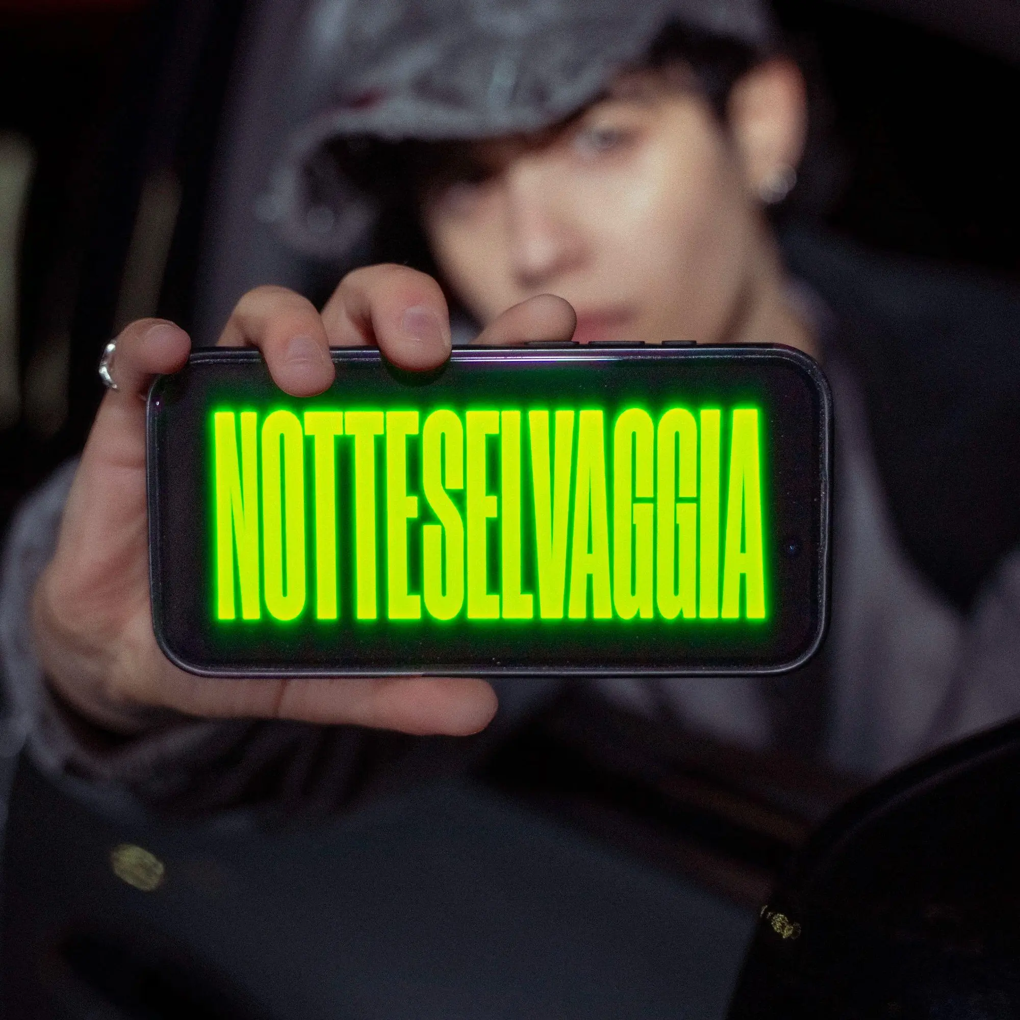 Senza Cri accende l'estate con il nuovo singolo synth-pop Notte Selvaggia