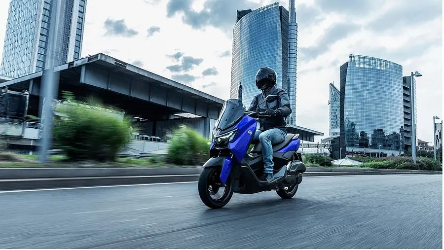 Yamaha Motor porta la mobilità urbana al NovaraJazz con gli scooter NMAX 125
