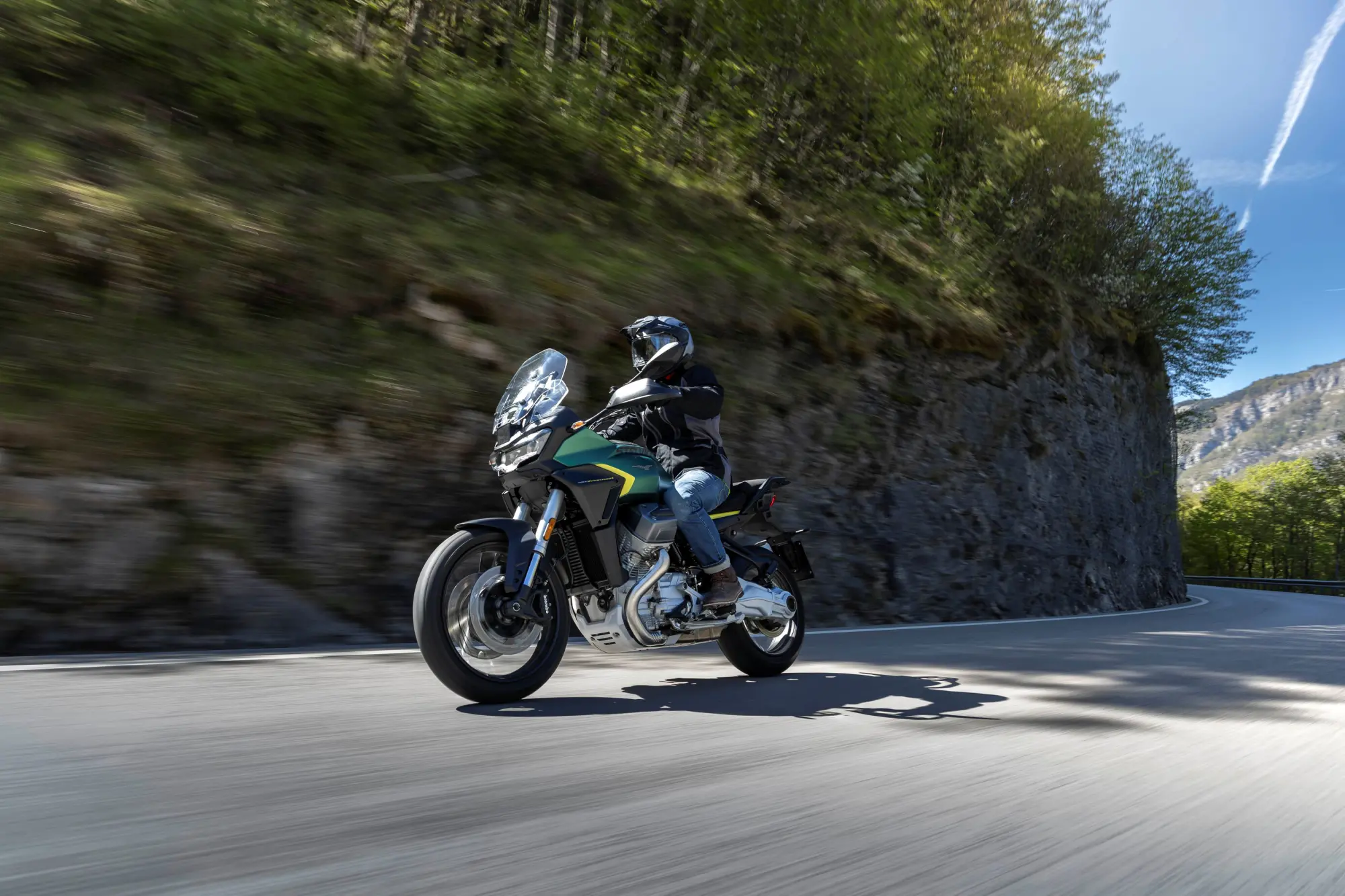 Super Summer: promozioni eccezionali su moto Aprilia e Moto Guzzi a luglio