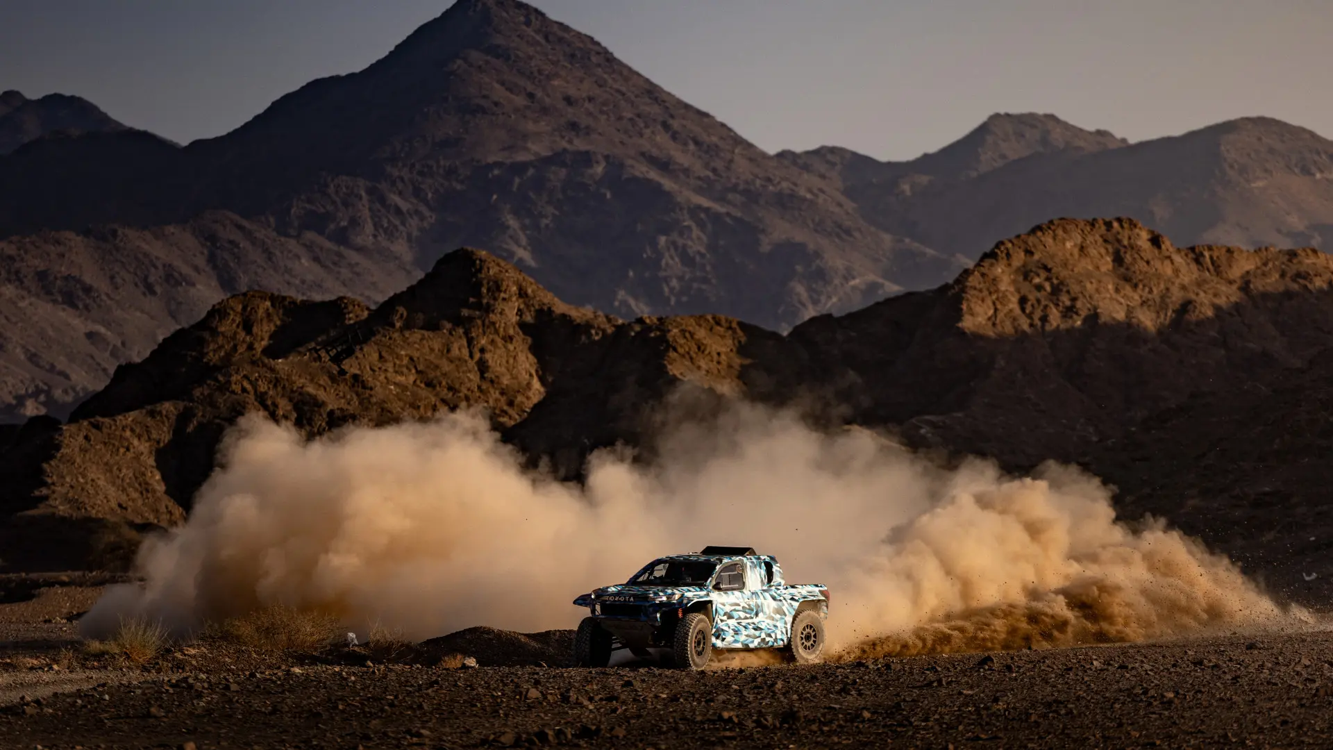 GAZOO Racing porta l'idrogeno nel futuro: debutto di un FCEV alla Dakar 2027
