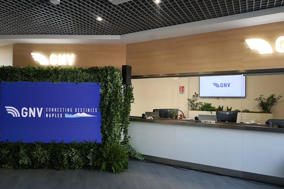 GNV inaugura nuovi uffici e biglietteria al porto di Napoli: investimenti e sostenibilità