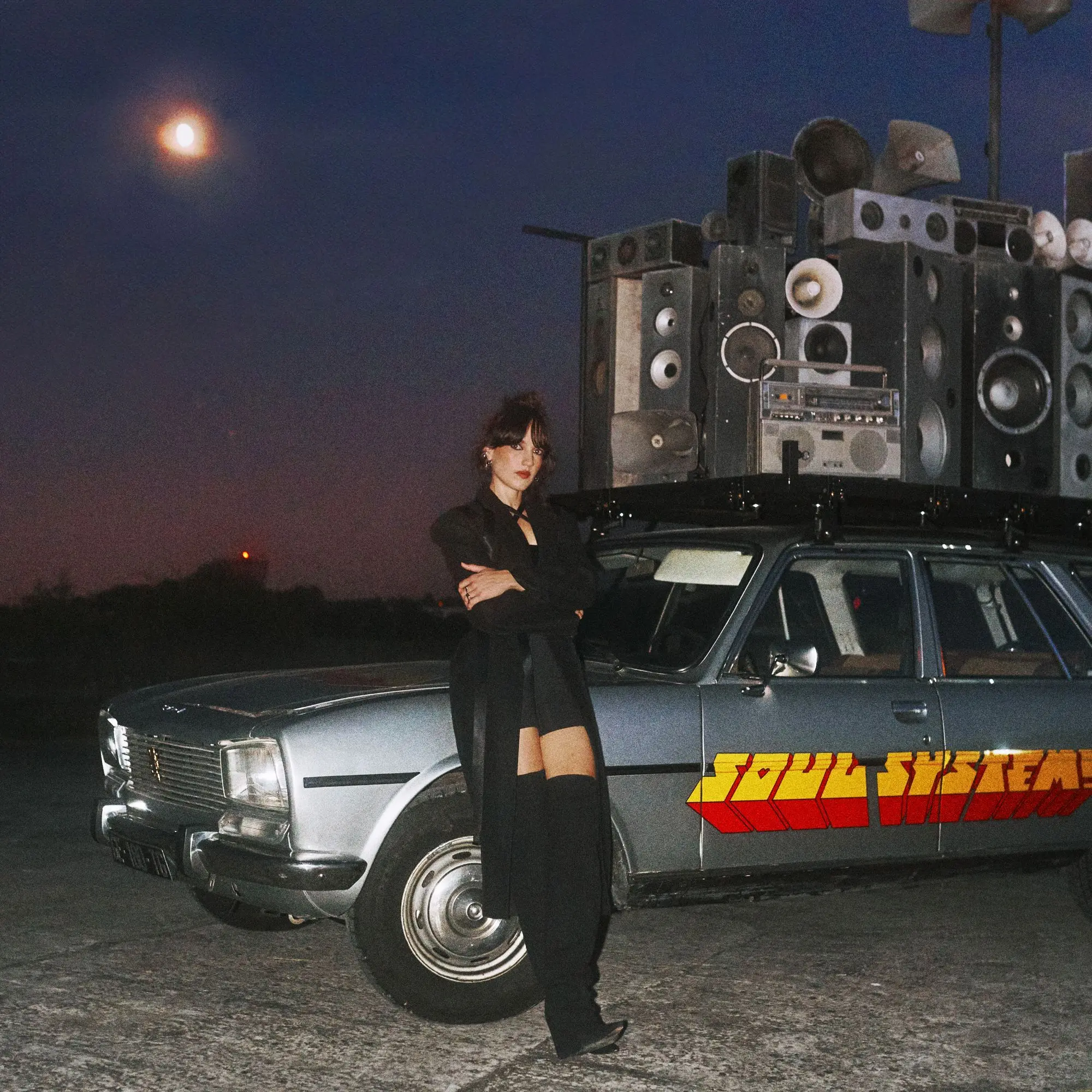 JAIN torna con il nuovo singolo KILL IT WITH THE BEAT e un video sorprendente