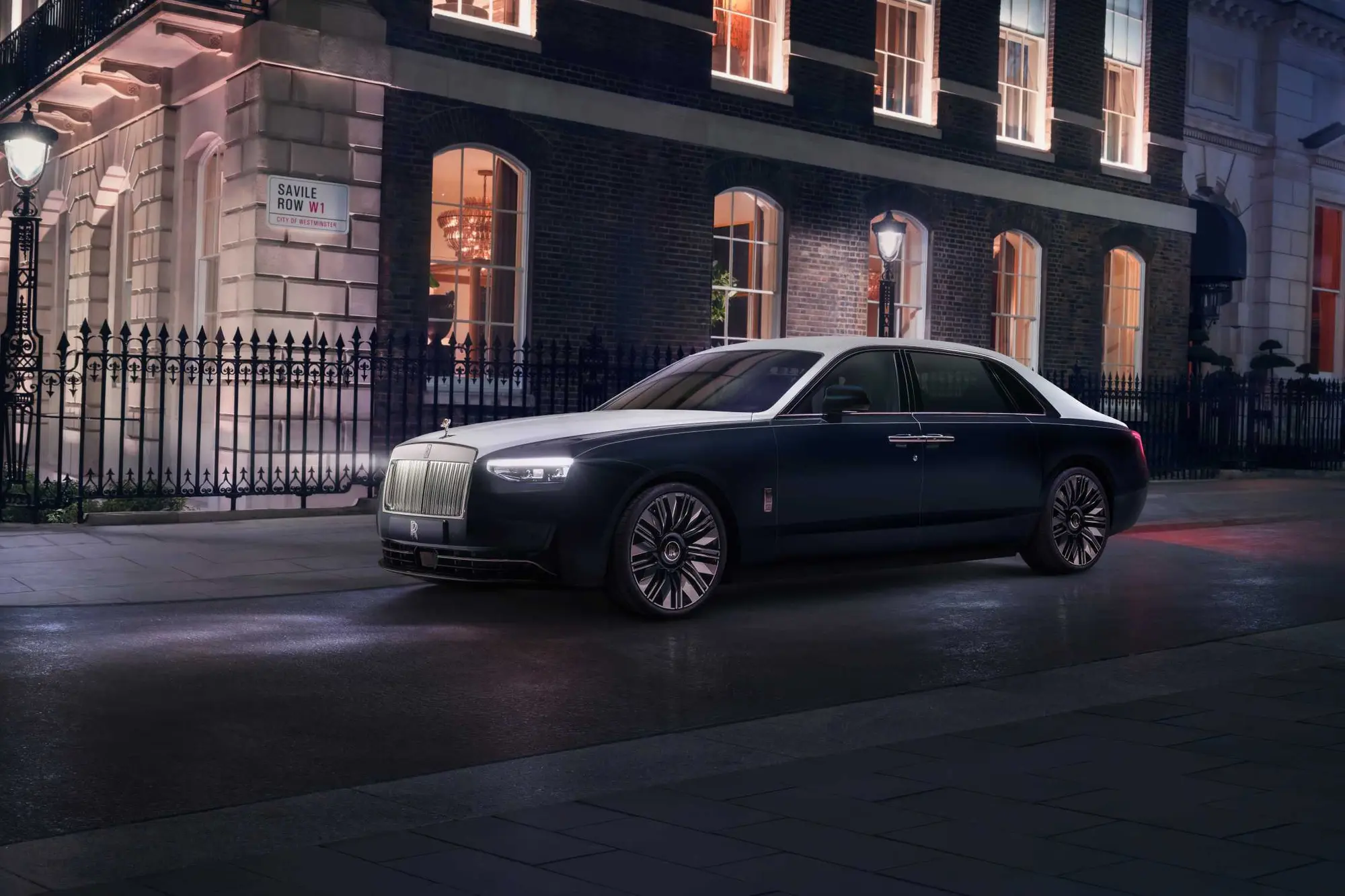 Rolls-Royce Ghost Savile Row: il lusso su quattro ruote ispirato a Savile Row