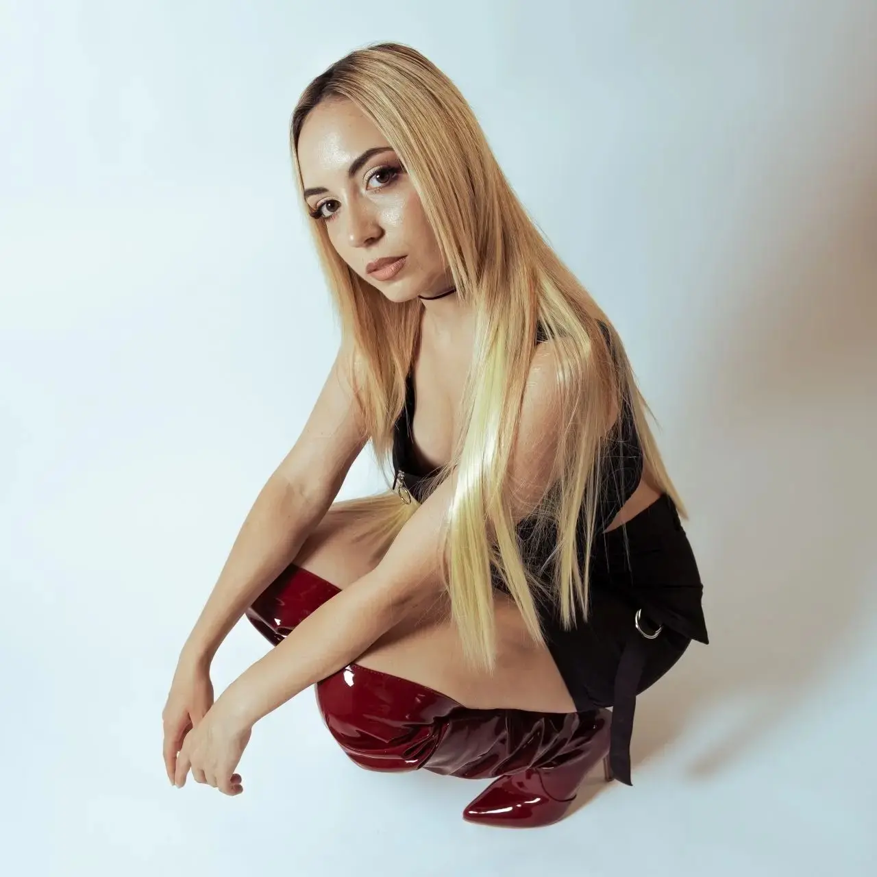 Simona Carella debutta con un EP autobiografico tra urban pop e ballad