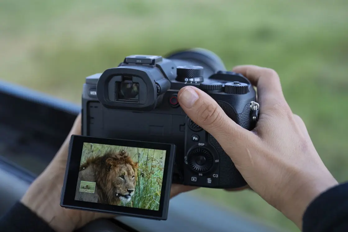 Sony RX10 V: la nuova super-zoom all-in-one con autofocus AI per tutti gli scenari