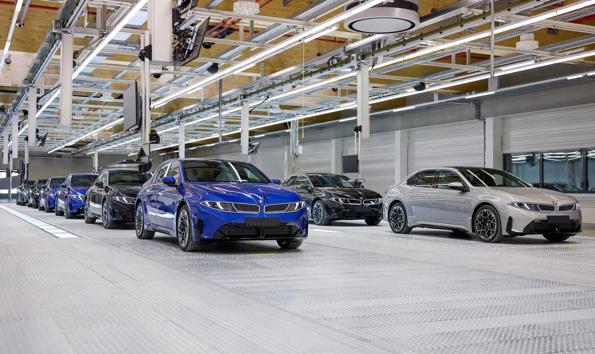 BMW i3: al via la produzione a Monaco e nuovo taglio dei costi del 10%