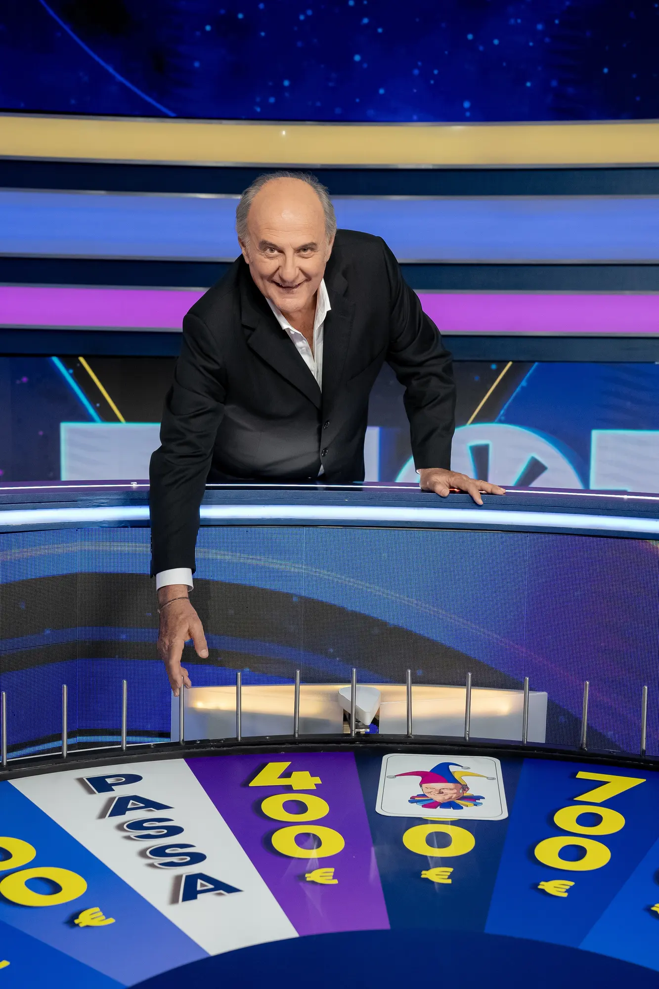La Ruota della Fortuna celebra i 70 anni di Gerry Scotti con una puntata evento