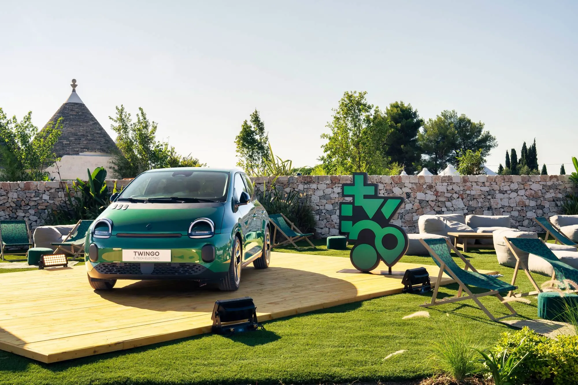 Renault protagonista al Viva! Festival con la nuova Twingo E-Tech Electric in Valle d'Itria