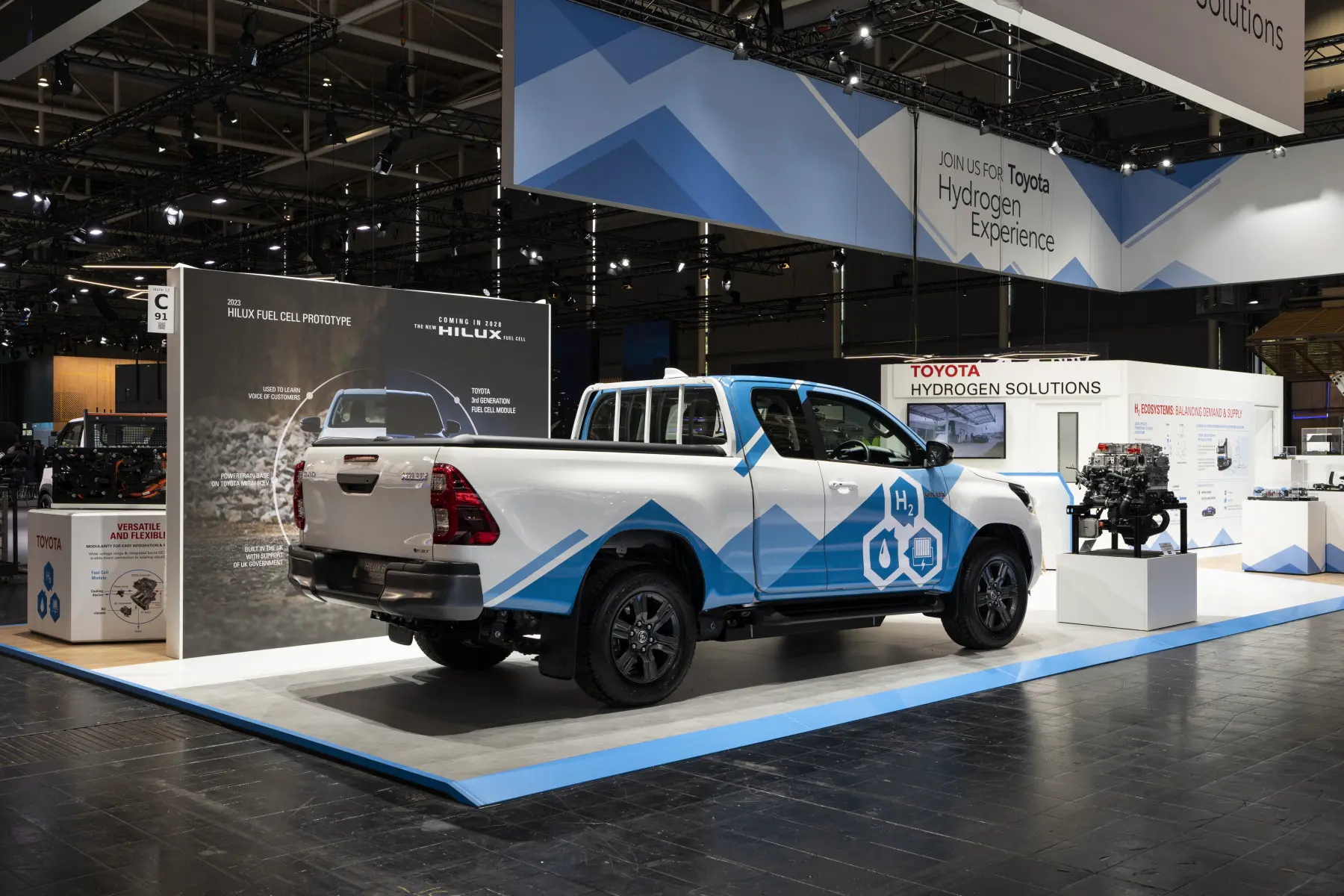 Toyota accelera sull'idrogeno: tecnologia fuel cell avanzata per camion e motorsport