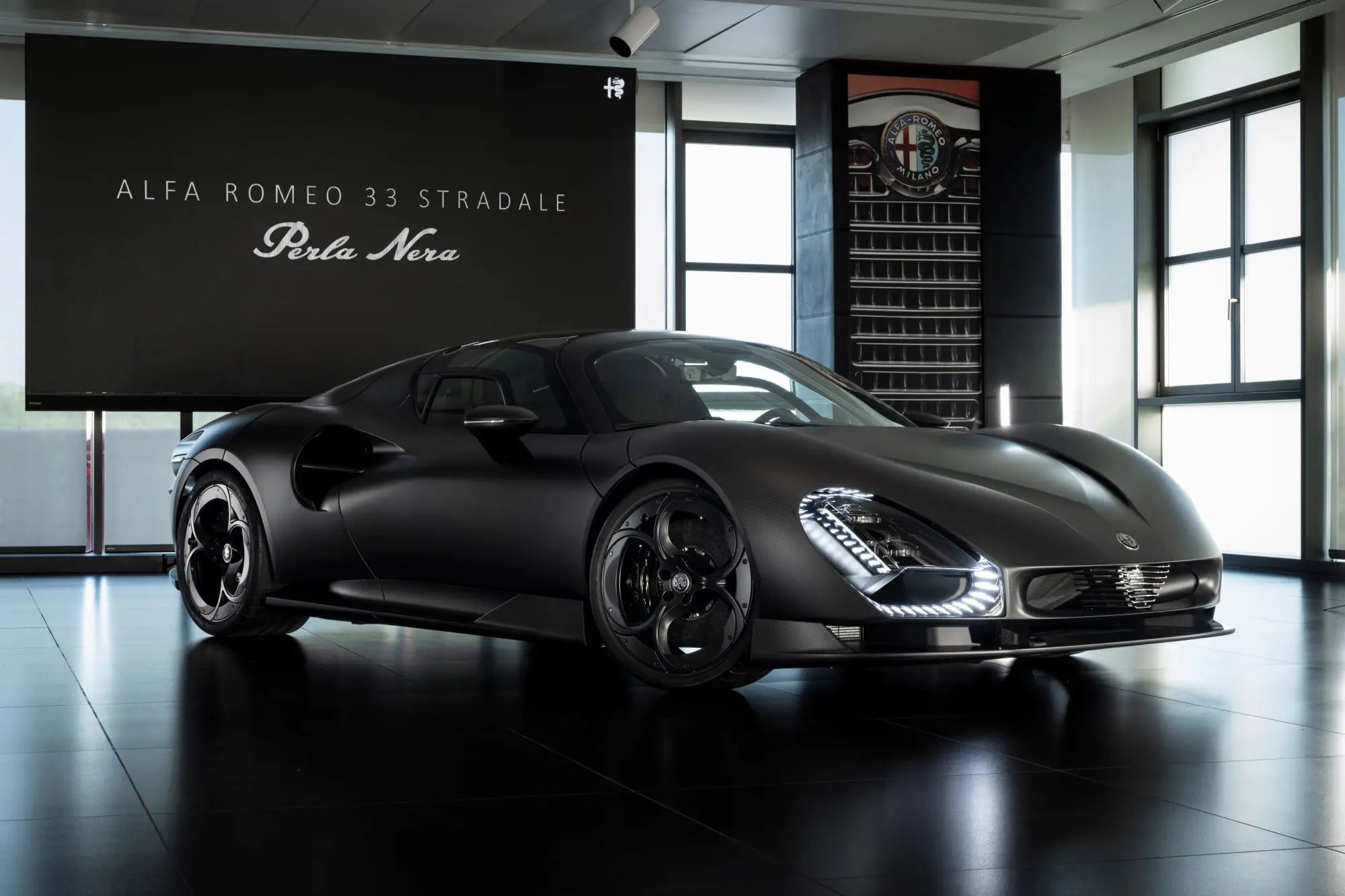Alfa Romeo 33 Stradale Perla Nera: unica, irripetibile, svelata al Museo Alfa Romeo