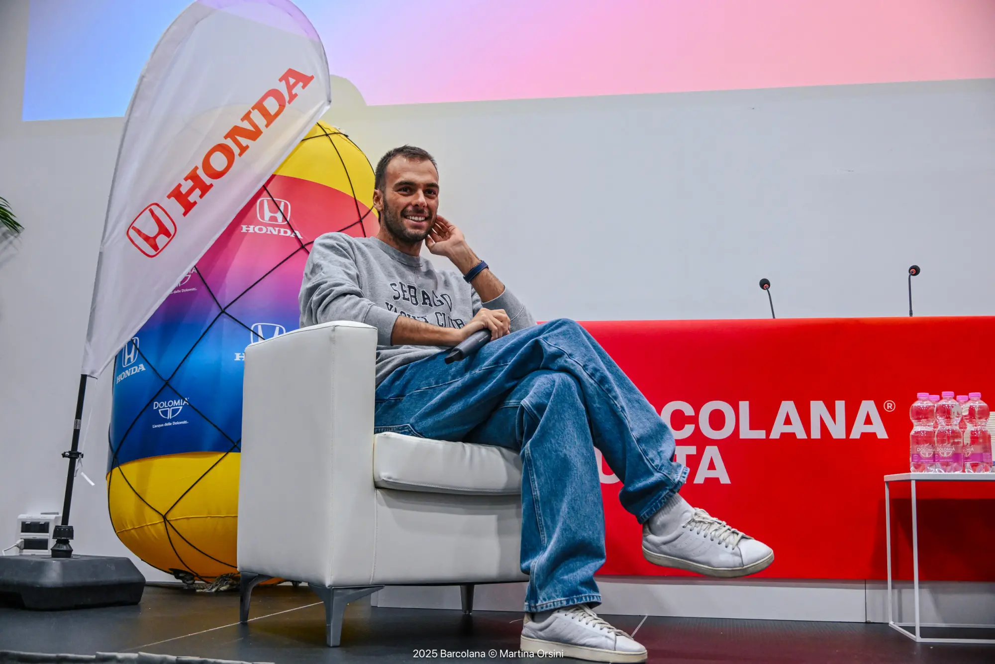 Gregorio Paltrinieri nuota con i partecipanti alla Barcolana Nuota powered by Honda