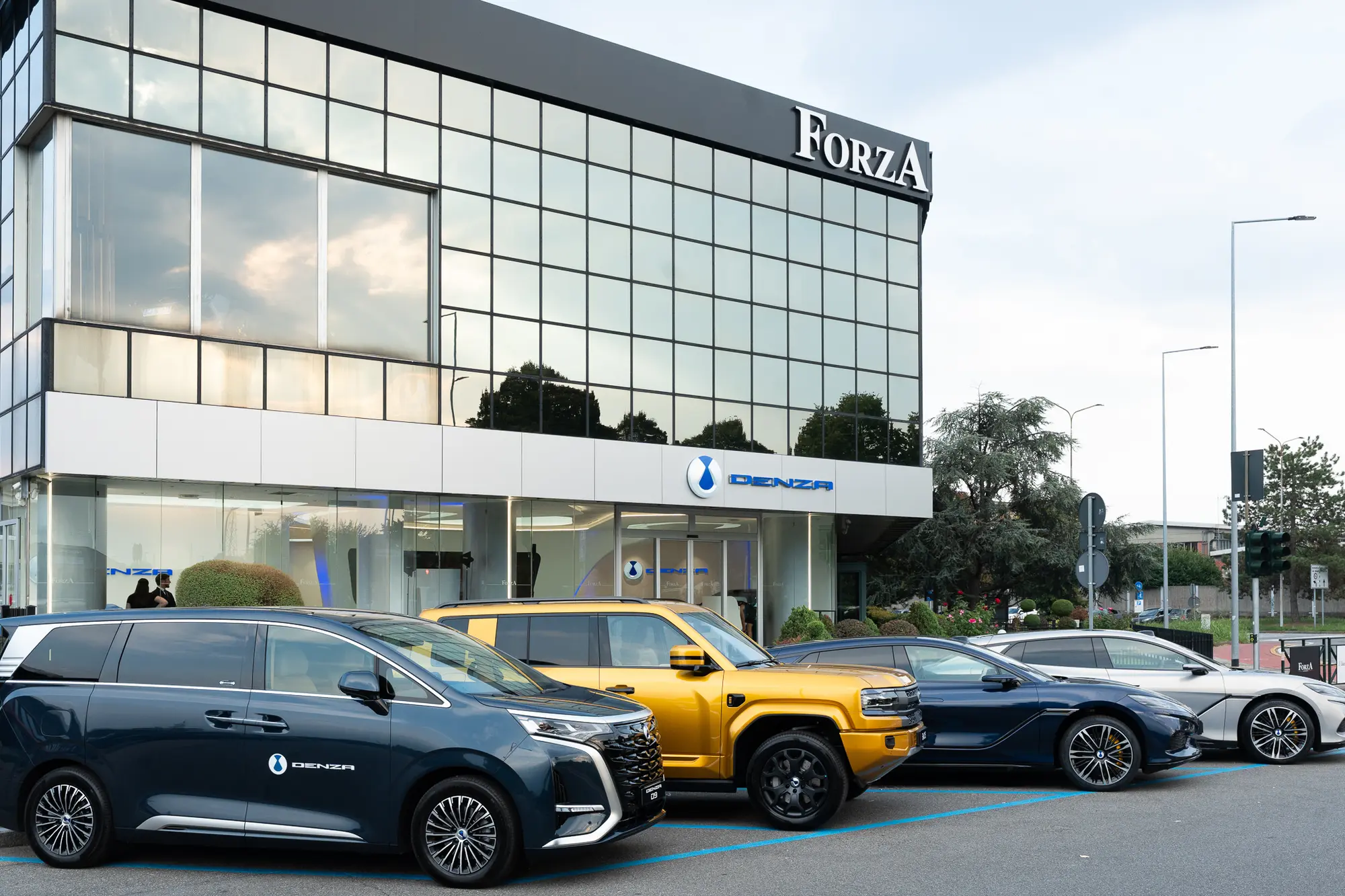 Denza apre a Torino il suo primo showroom del Nord-Ovest e rafforza la presenza premium elettrica