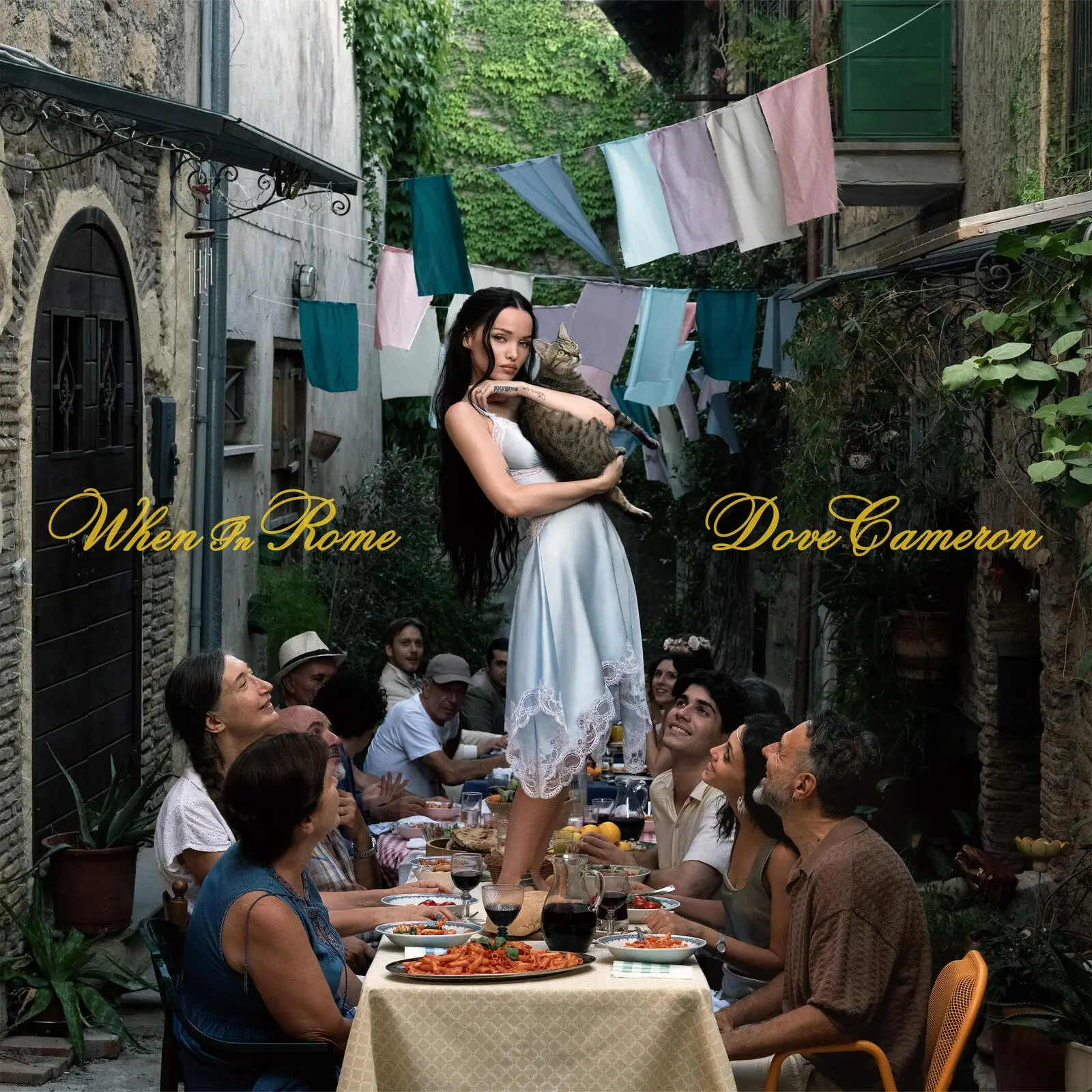 Dove Cameron lancia il nuovo singolo When in Rome: debutto radiofonico e videoclip girato vicino Roma