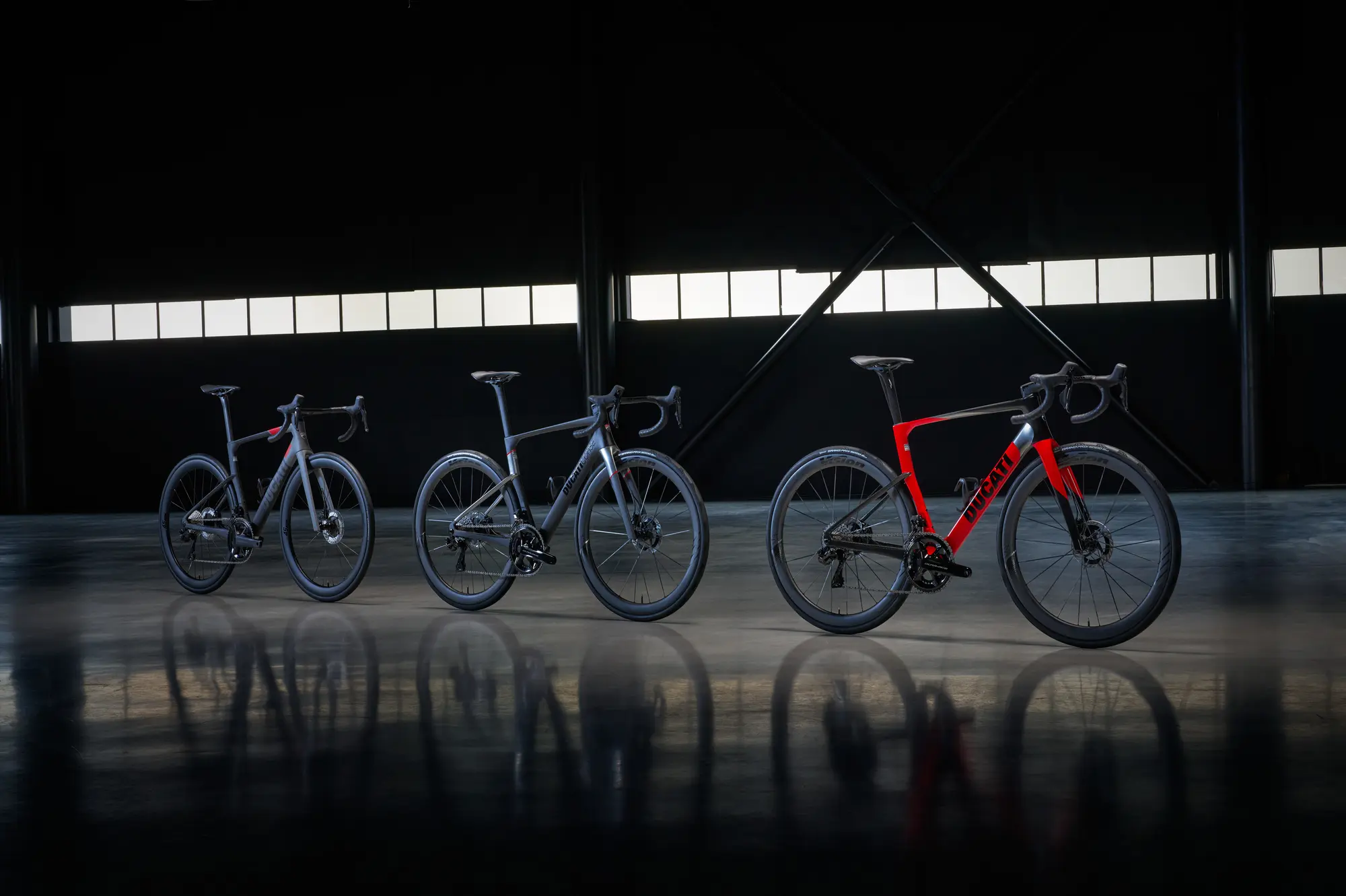 Ducati lancia la nuova gamma Cycling 2027: prestazioni, design e tecnologia al top