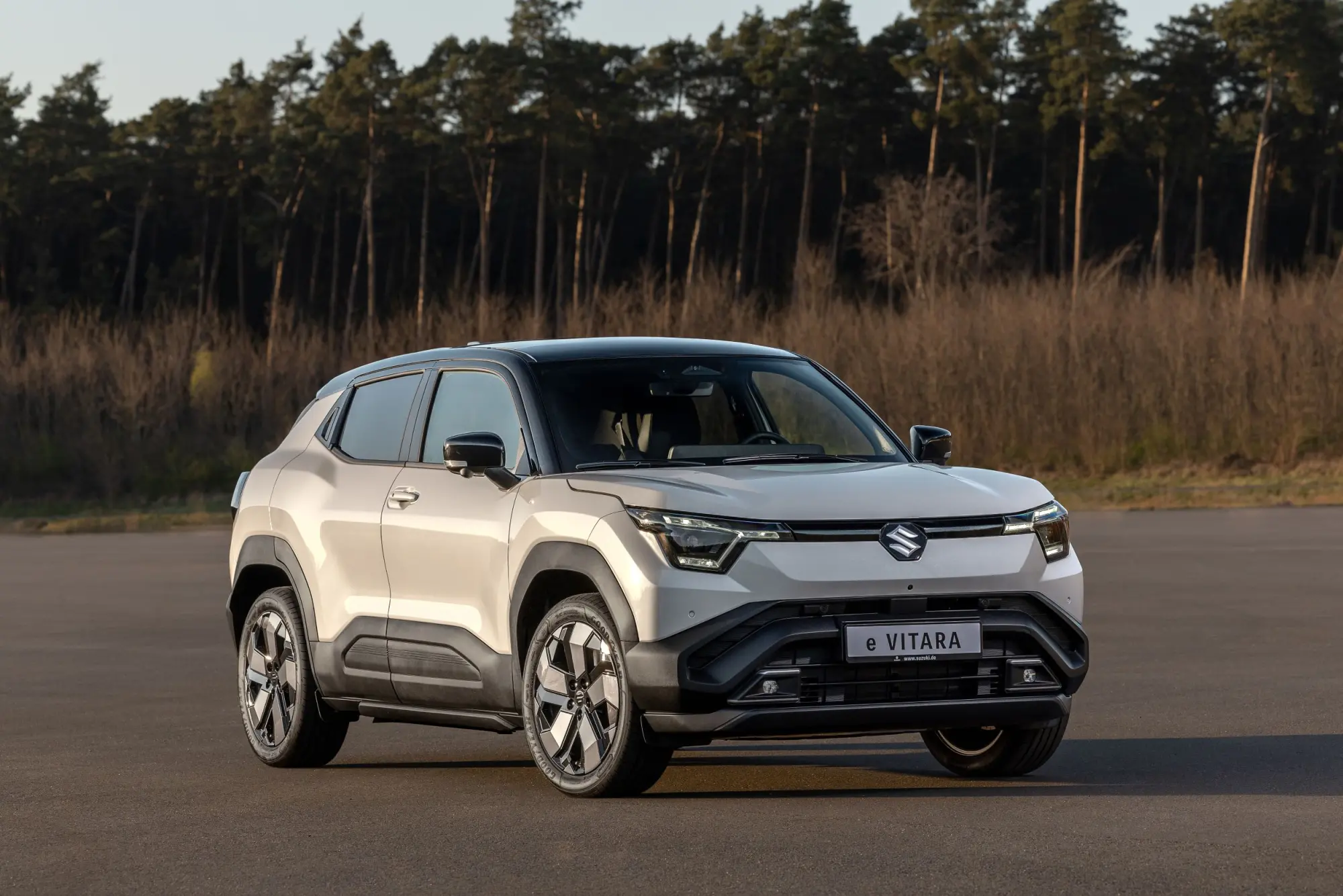 Suzuki eVITARA protagonista del weekend Porte Aperte: test drive in tutta Italia