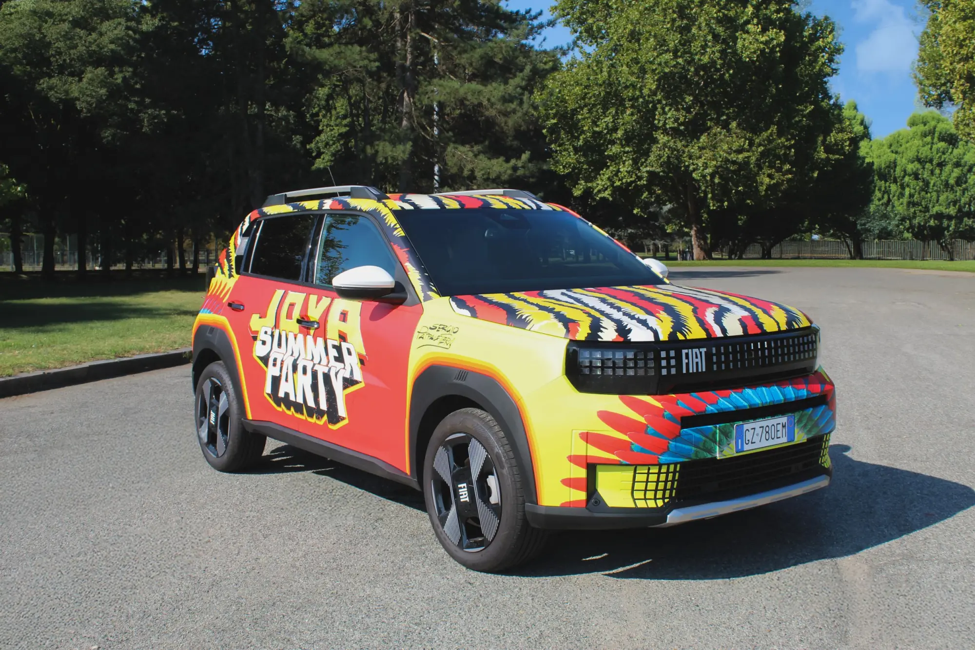 Grande Panda di Fiat protagonista del Jovagiro 2026 insieme a Jovanotti