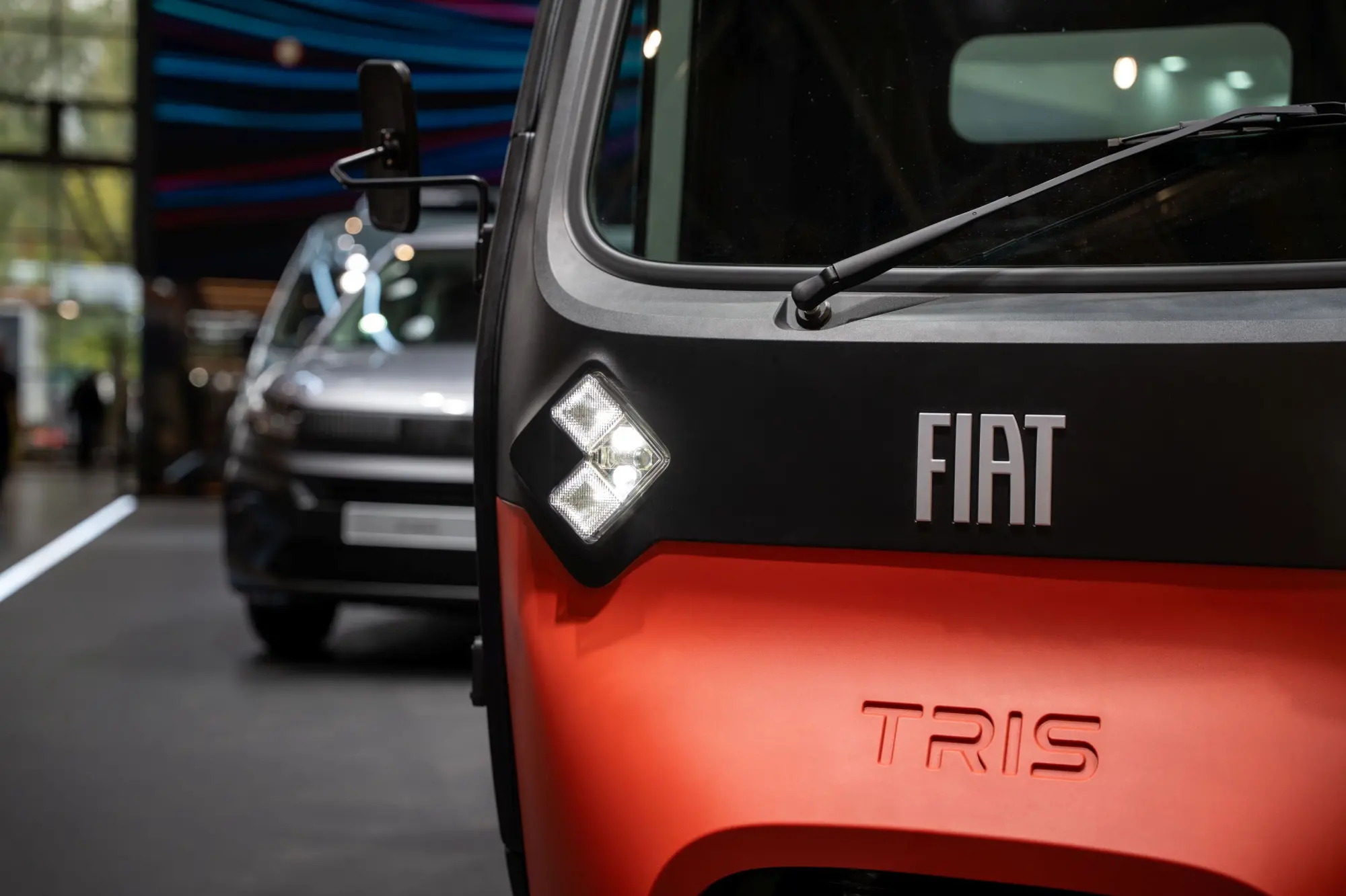 FIAT Professional lancia TRIS e Doblò EasyPRO: soluzioni per la mobilità urbana e professionale