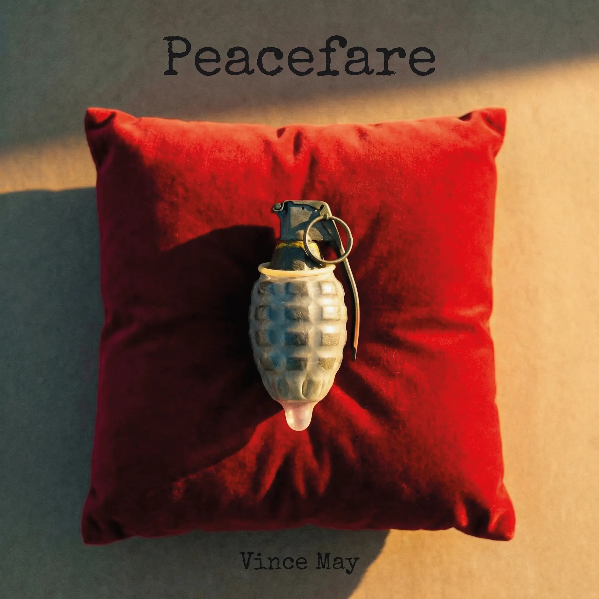 Vince May debutta con l'EP Peacefare: un viaggio tra rock, impegno civile e speranza