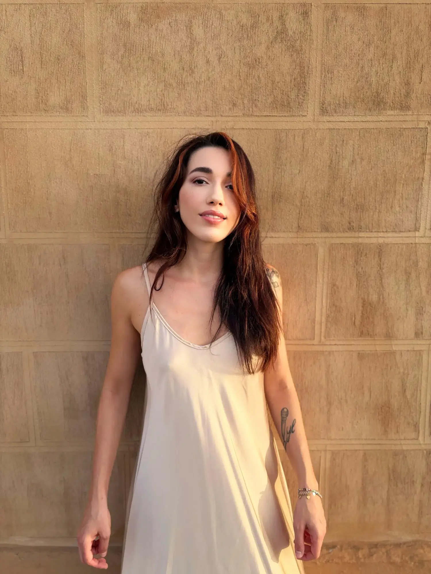 Ylenia Lucisano pubblica il lyrics video di Fuija Fuija (Slow): viaggio tra identità e libertà