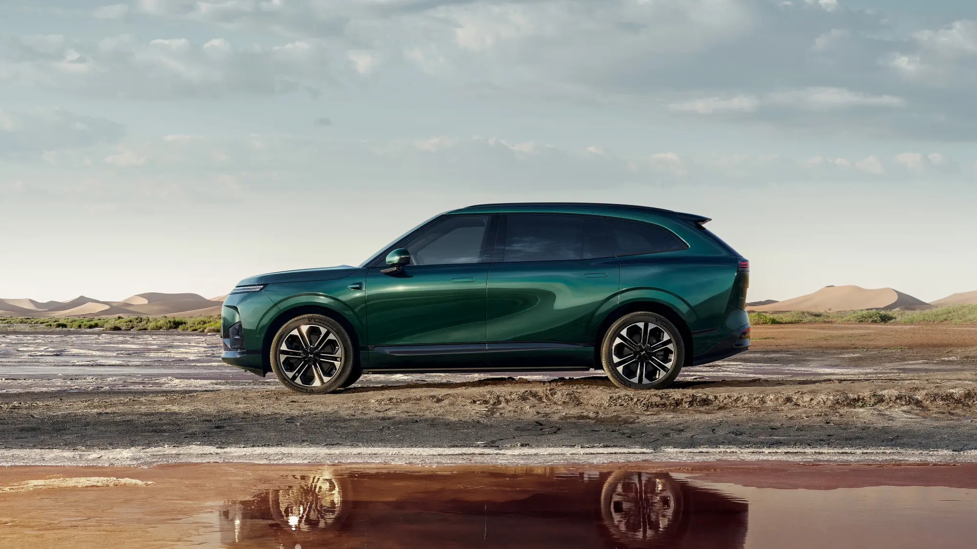 XPENG svela a Parigi G9L, il SUV di lusso AI e la nuova era della Physical AI