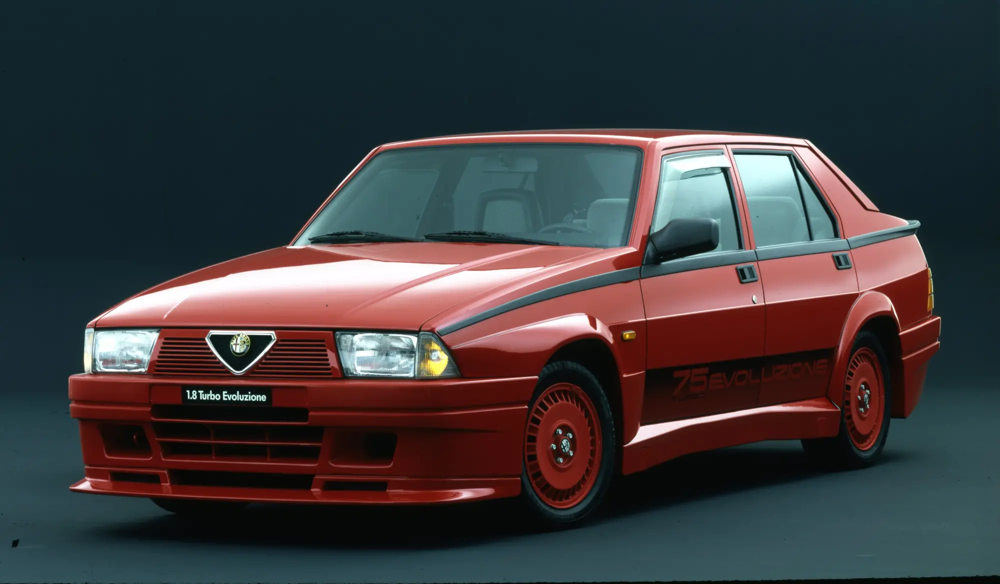 Alfa Romeo celebra la storia della berlina sportiva ad Auto e Moto d'Epoca 2026