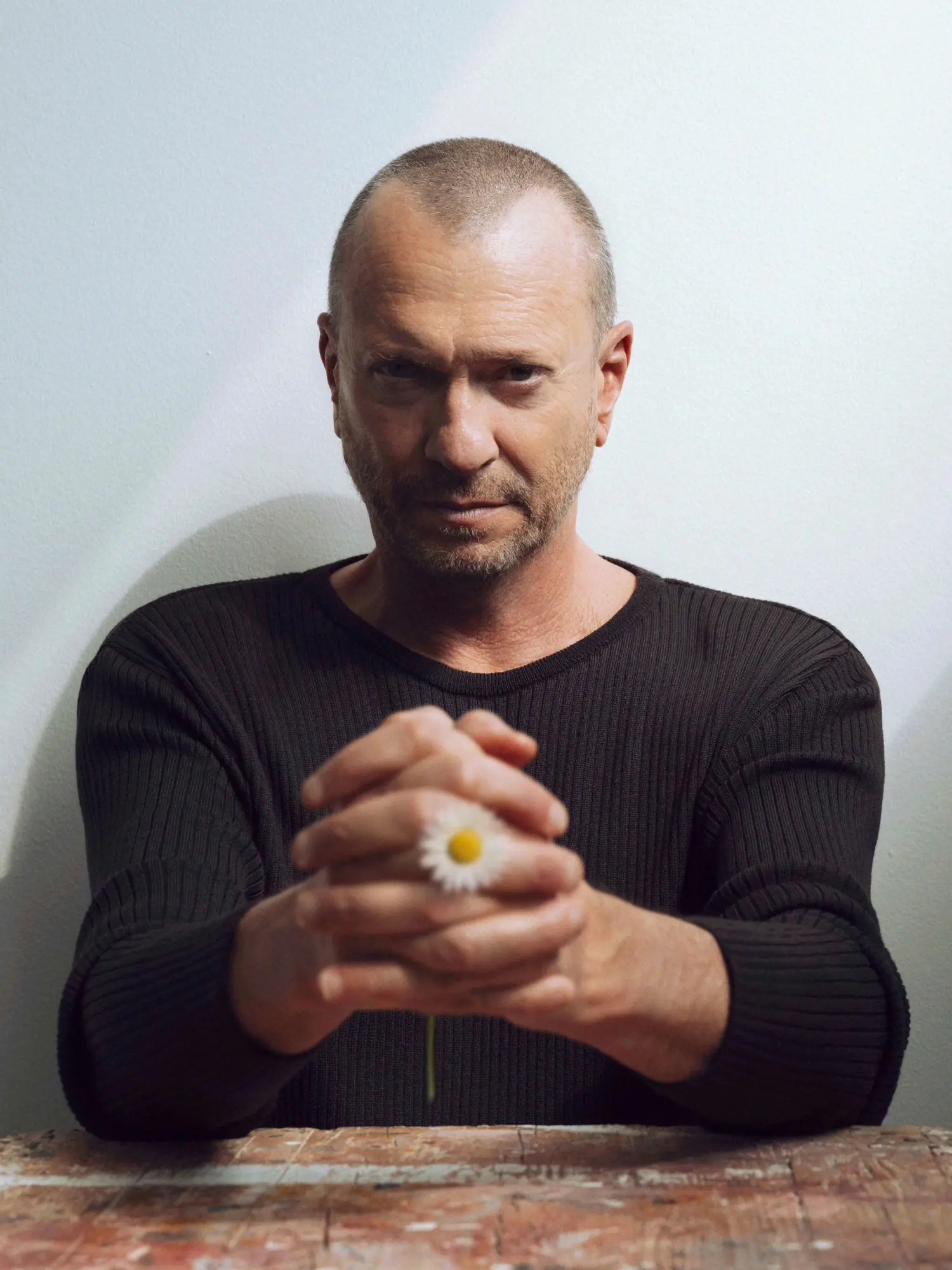 Biagio Antonacci chiude il tour Unplugged 2026 a Pompei e conquista le classifiche con Mustang