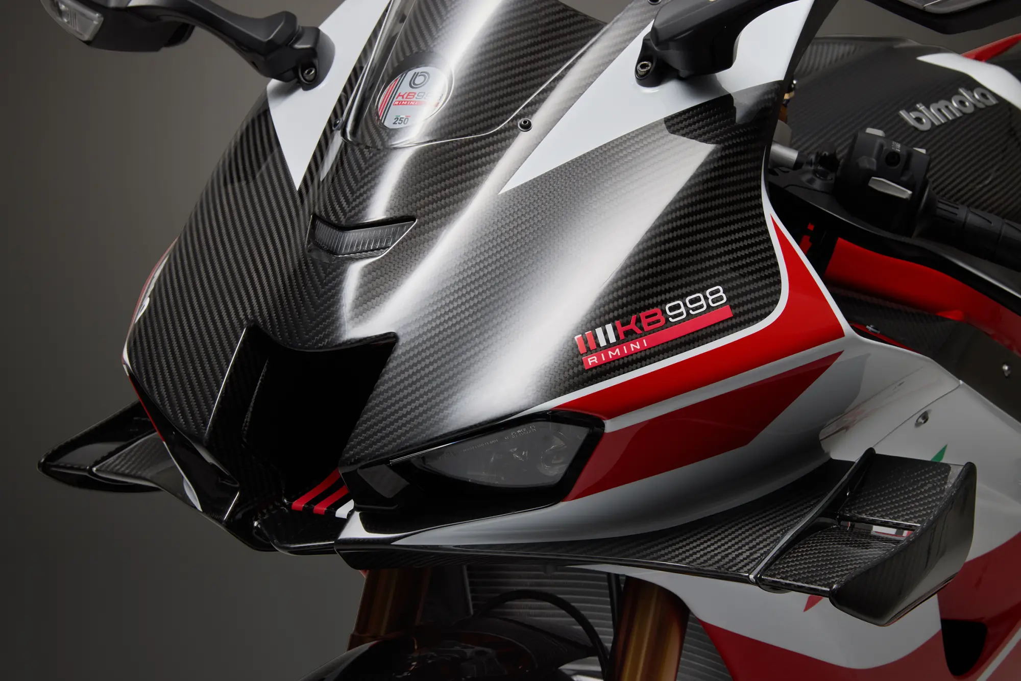 Bimota celebra la storia a Jerez: la KB998 Rimini sfoggia una livrea iconica